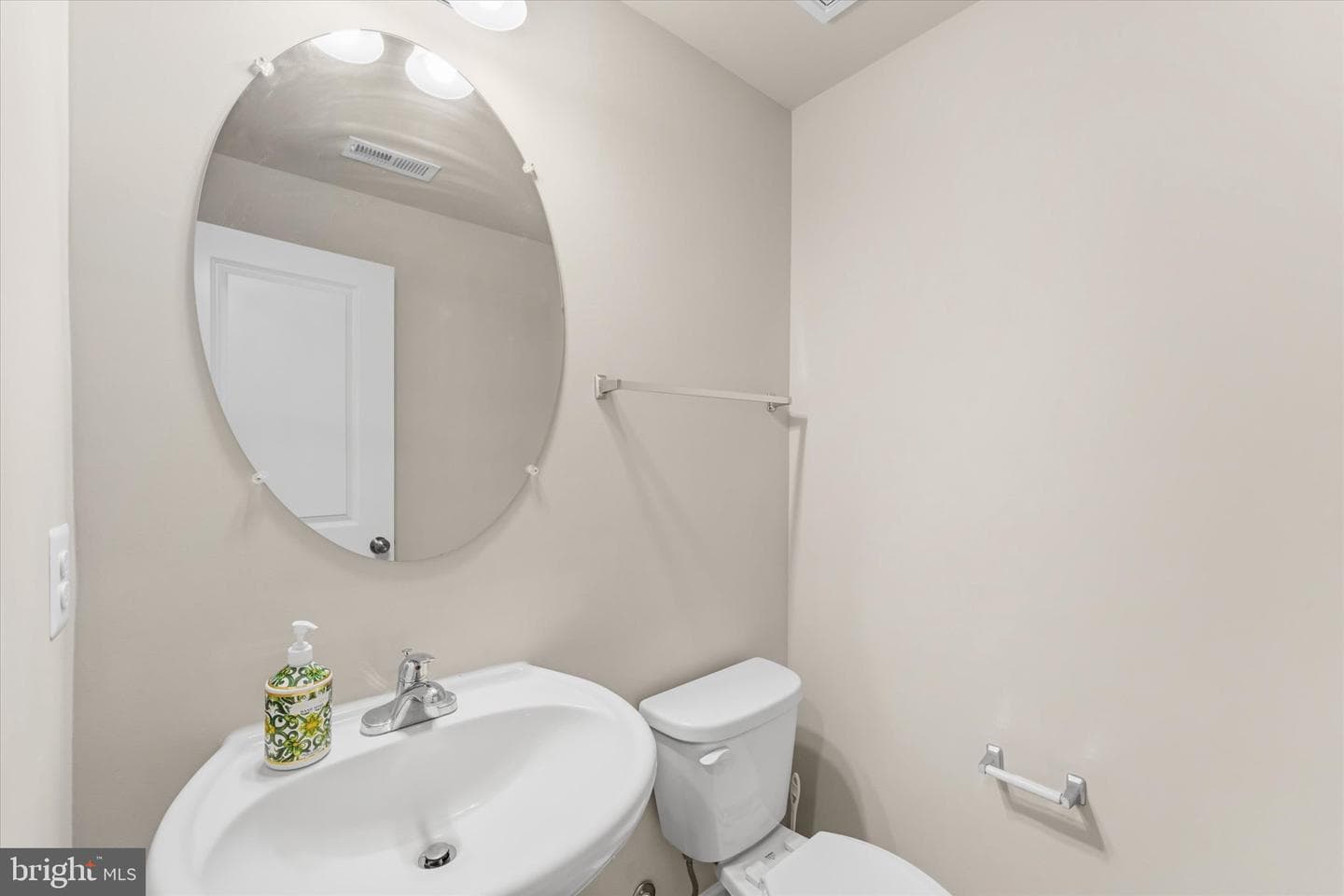 226 Parkland Drive photo 11