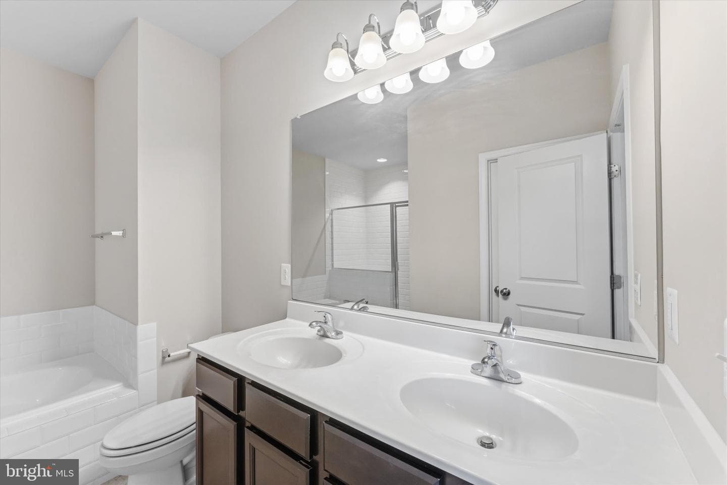 226 Parkland Drive photo 23