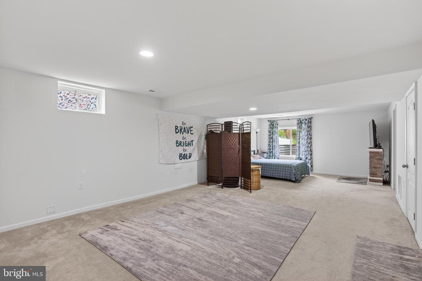 111 Sovereign Court photo 24