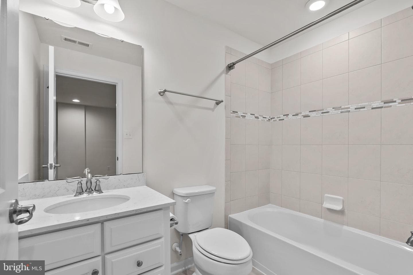 109 Emperor Drive photo 40