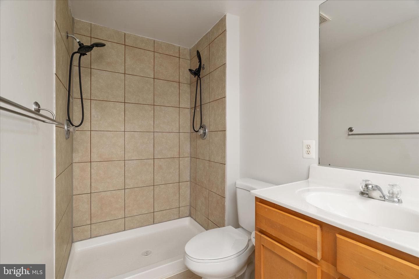 509 Hamilton Court photo 24