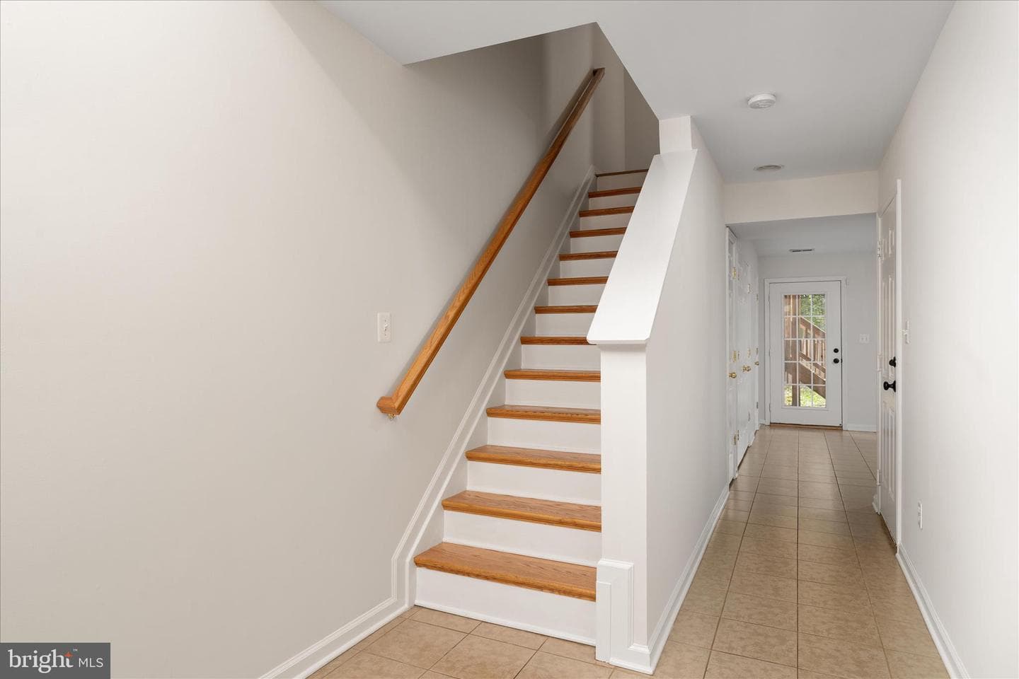 509 Hamilton Court photo 4
