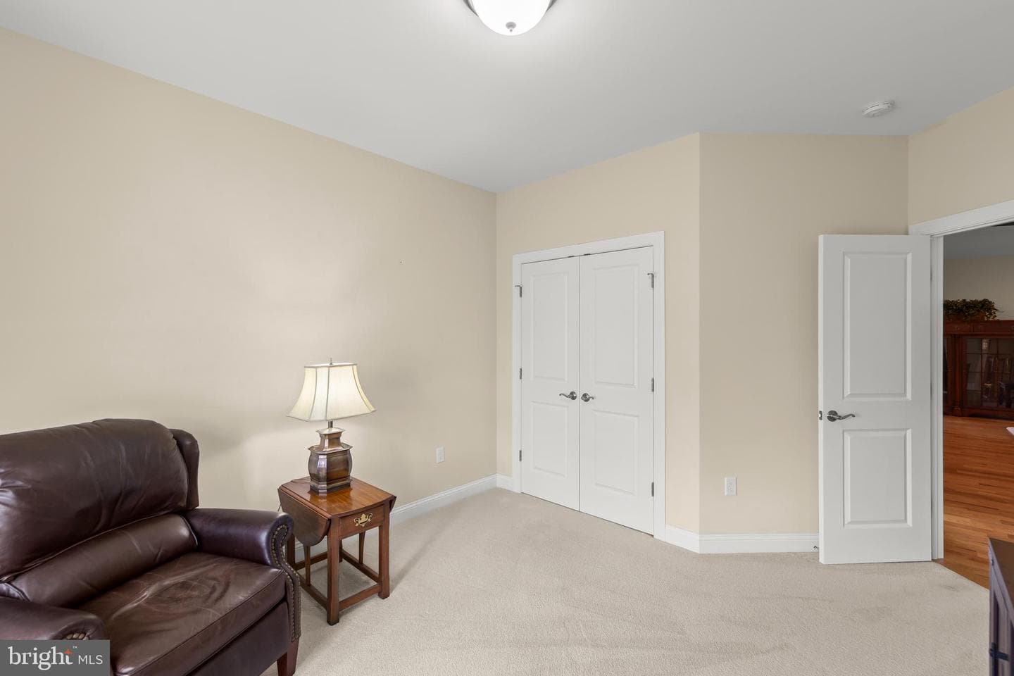 135 Kinross Drive photo 32