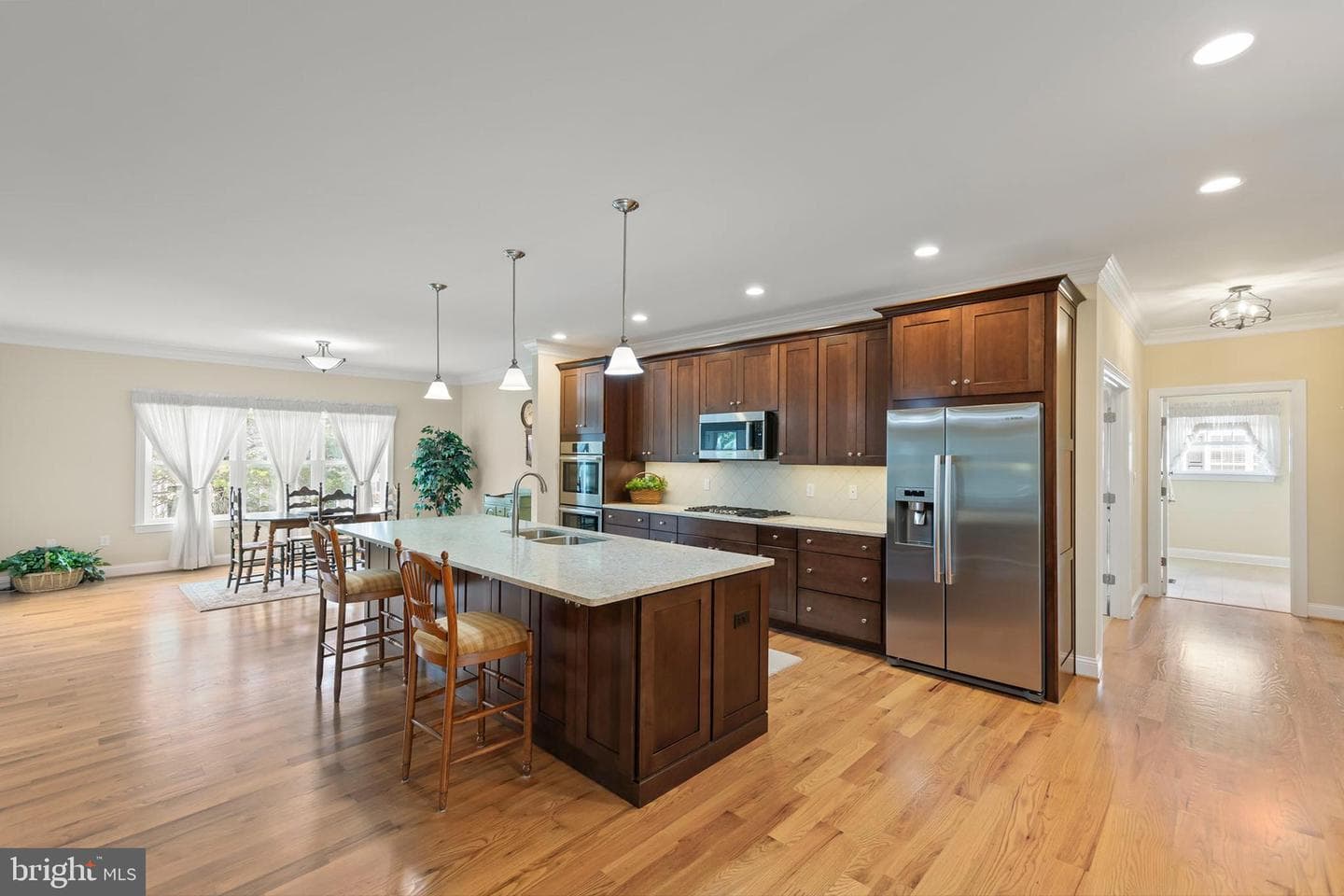 135 Kinross Drive photo 9