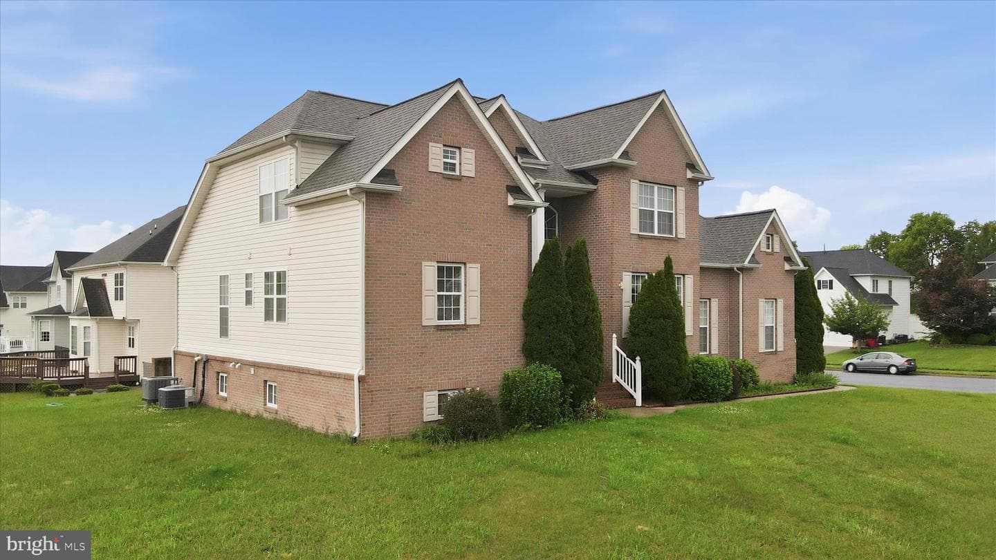 220 Flanagan Drive photo 3