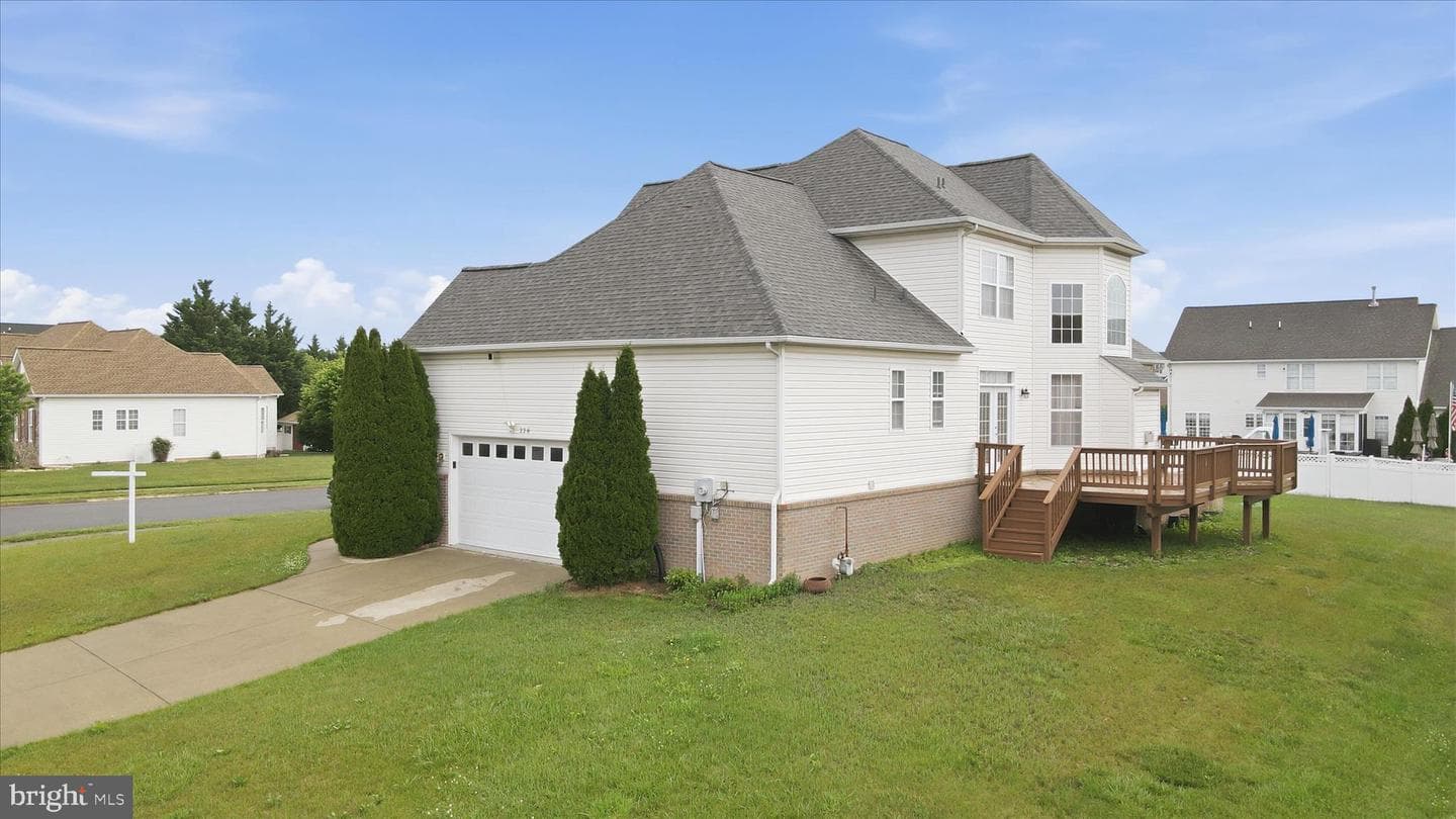 220 Flanagan Drive photo 43