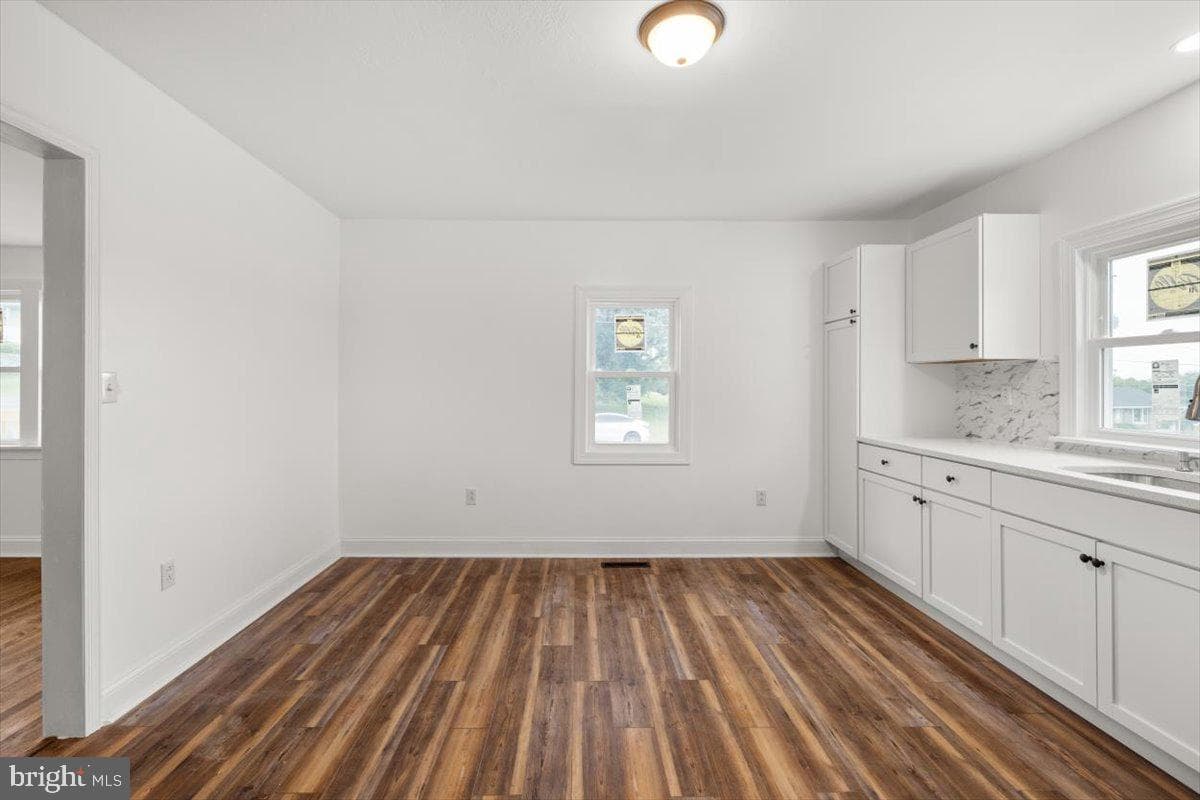 163 Margaret Lane photo 14