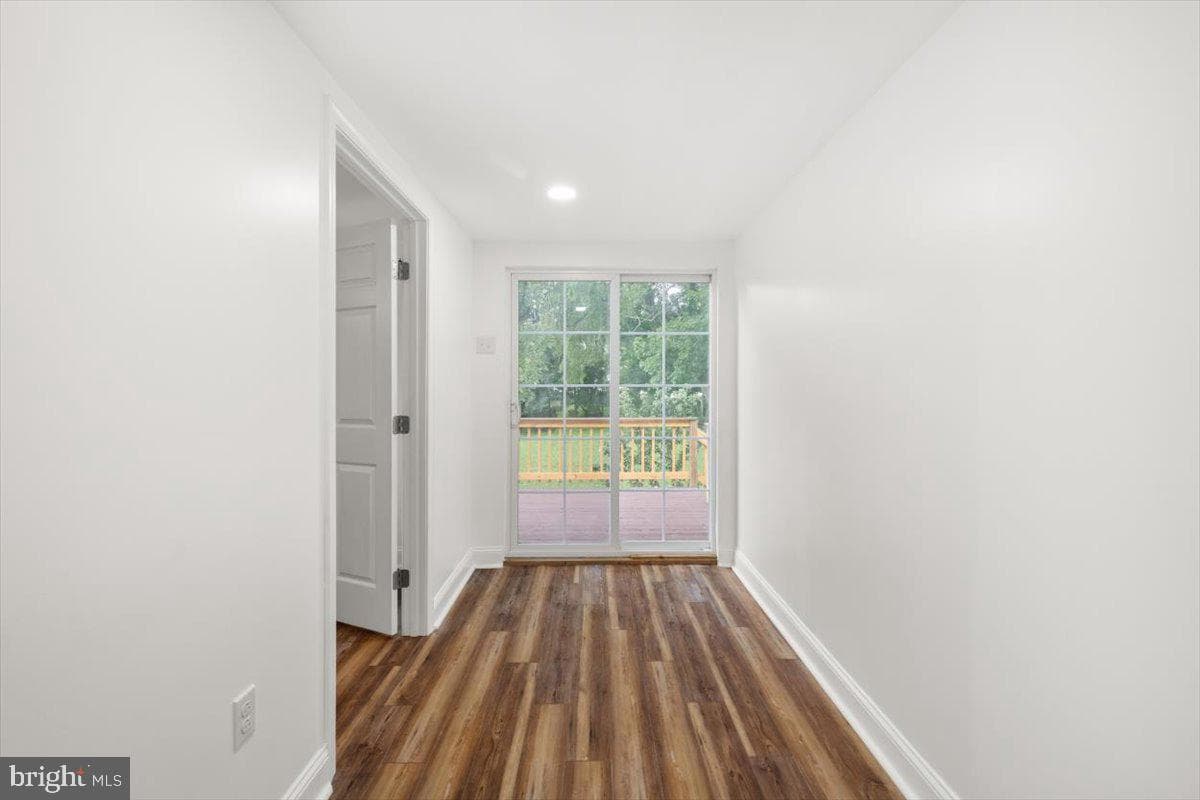 163 Margaret Lane photo 15