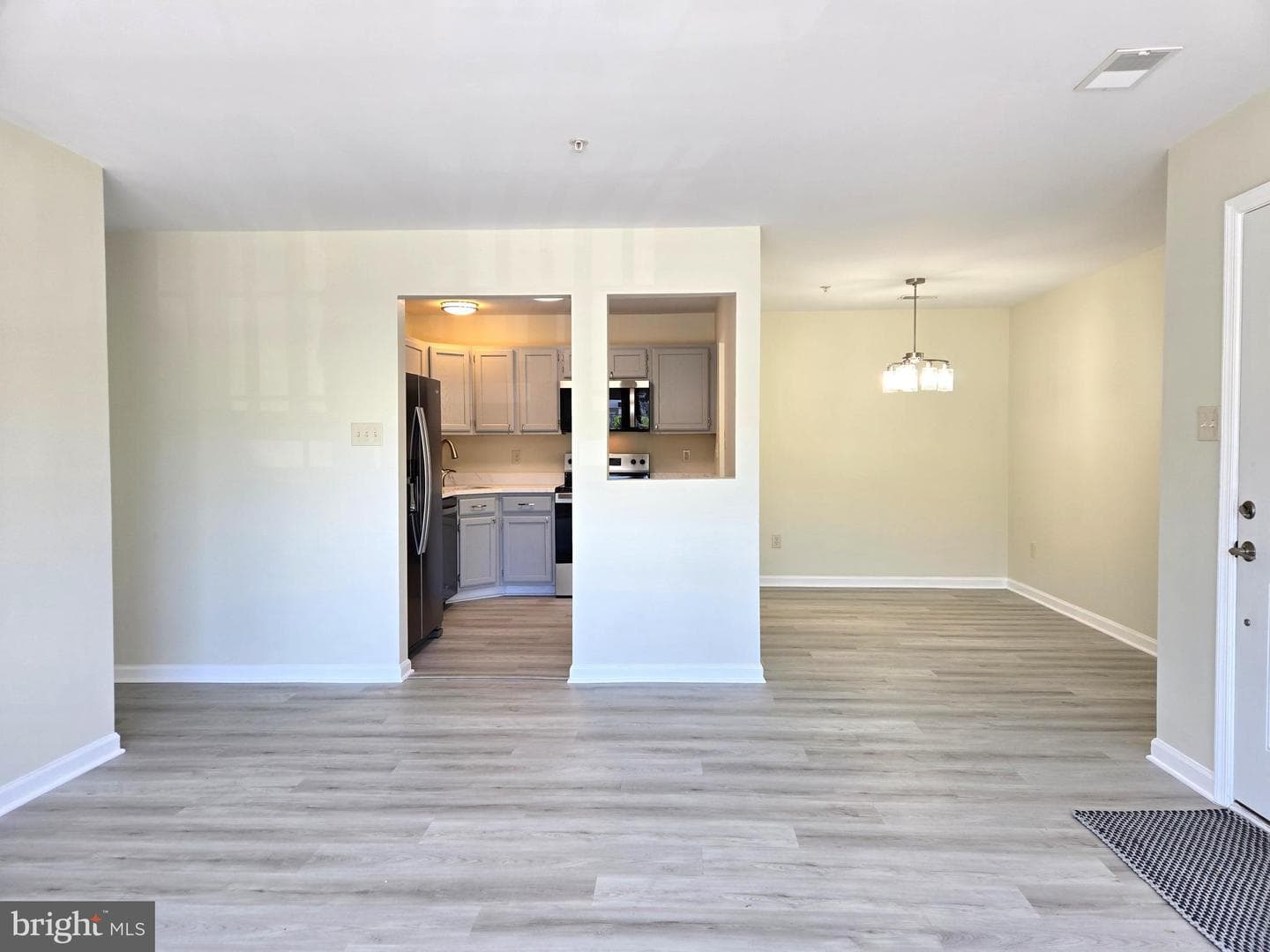 136 Brookland Court #8 photo 9