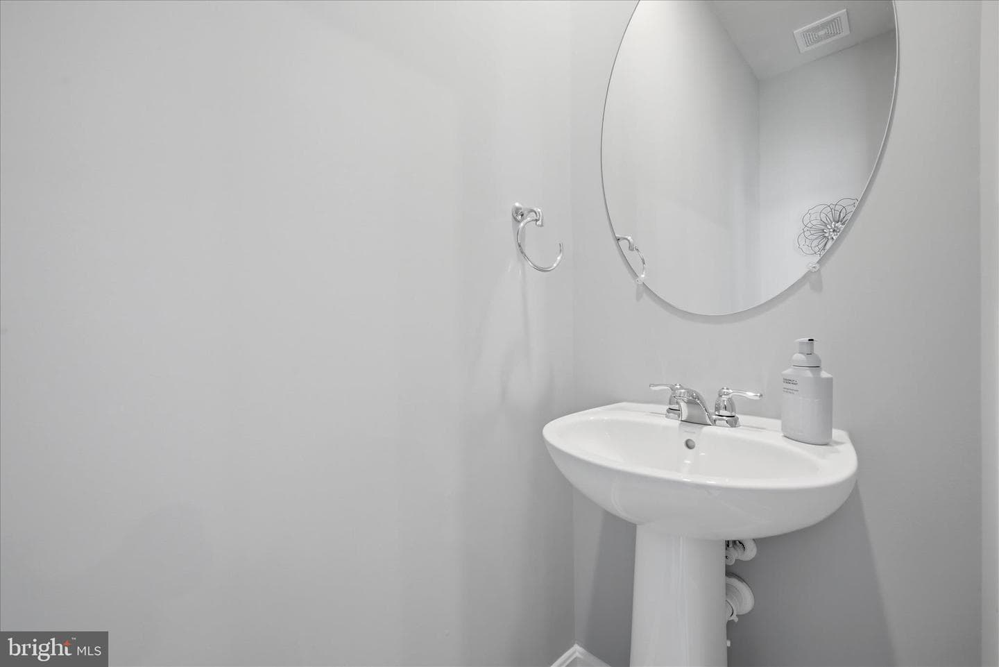 105 Tye Court photo 28