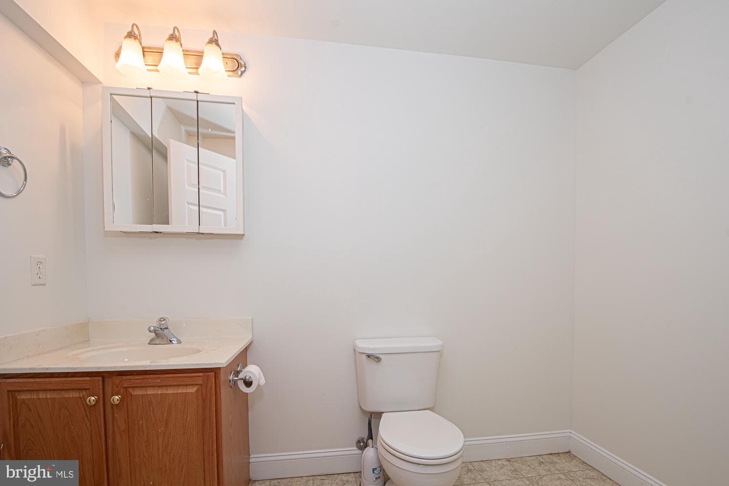 121 Travis Court photo 33