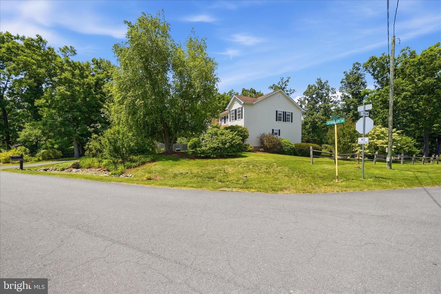 207 Stanley Drive photo 41