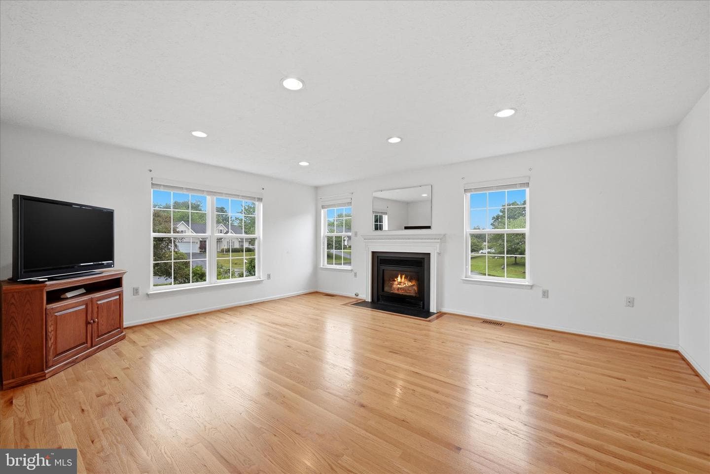 219 Bentley Avenue photo 12