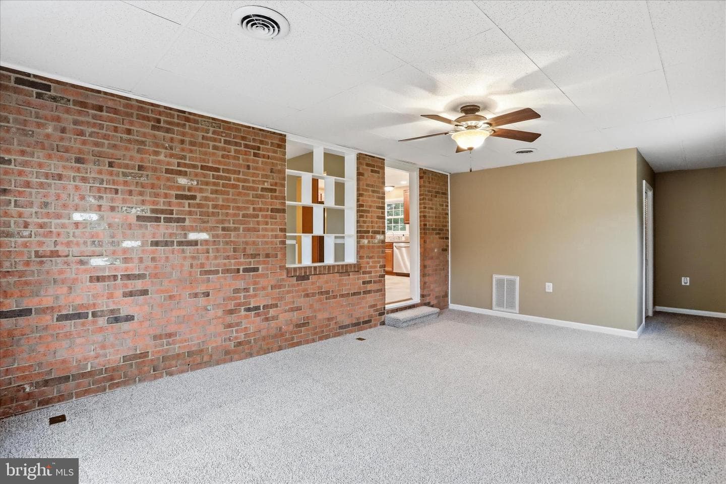 126 Meadowbrook photo 11