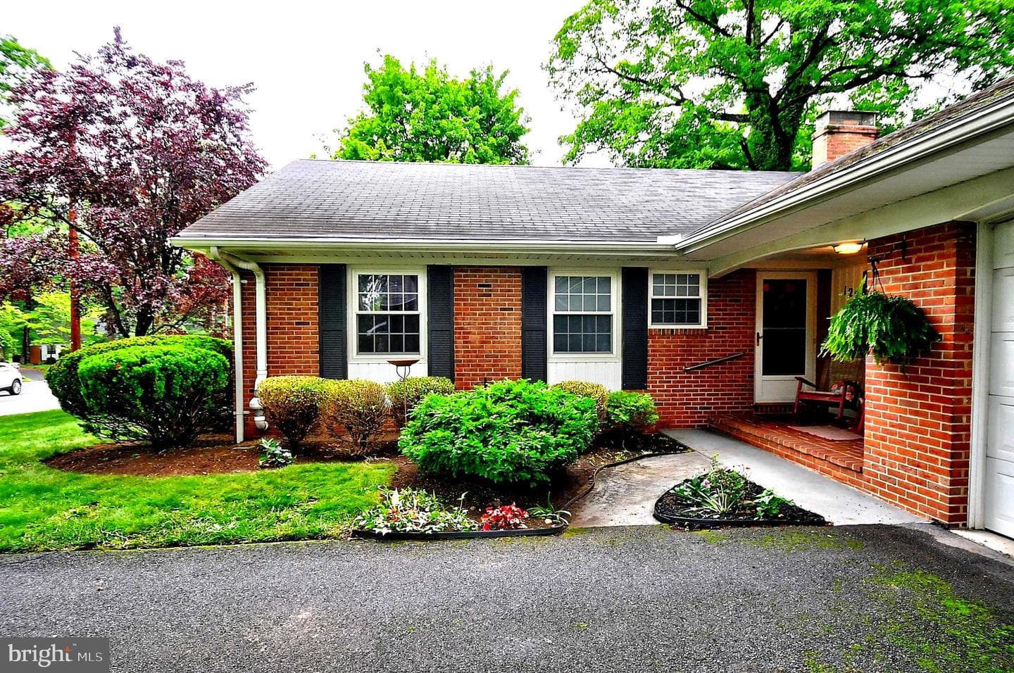 122 Armstrong Place photo 6