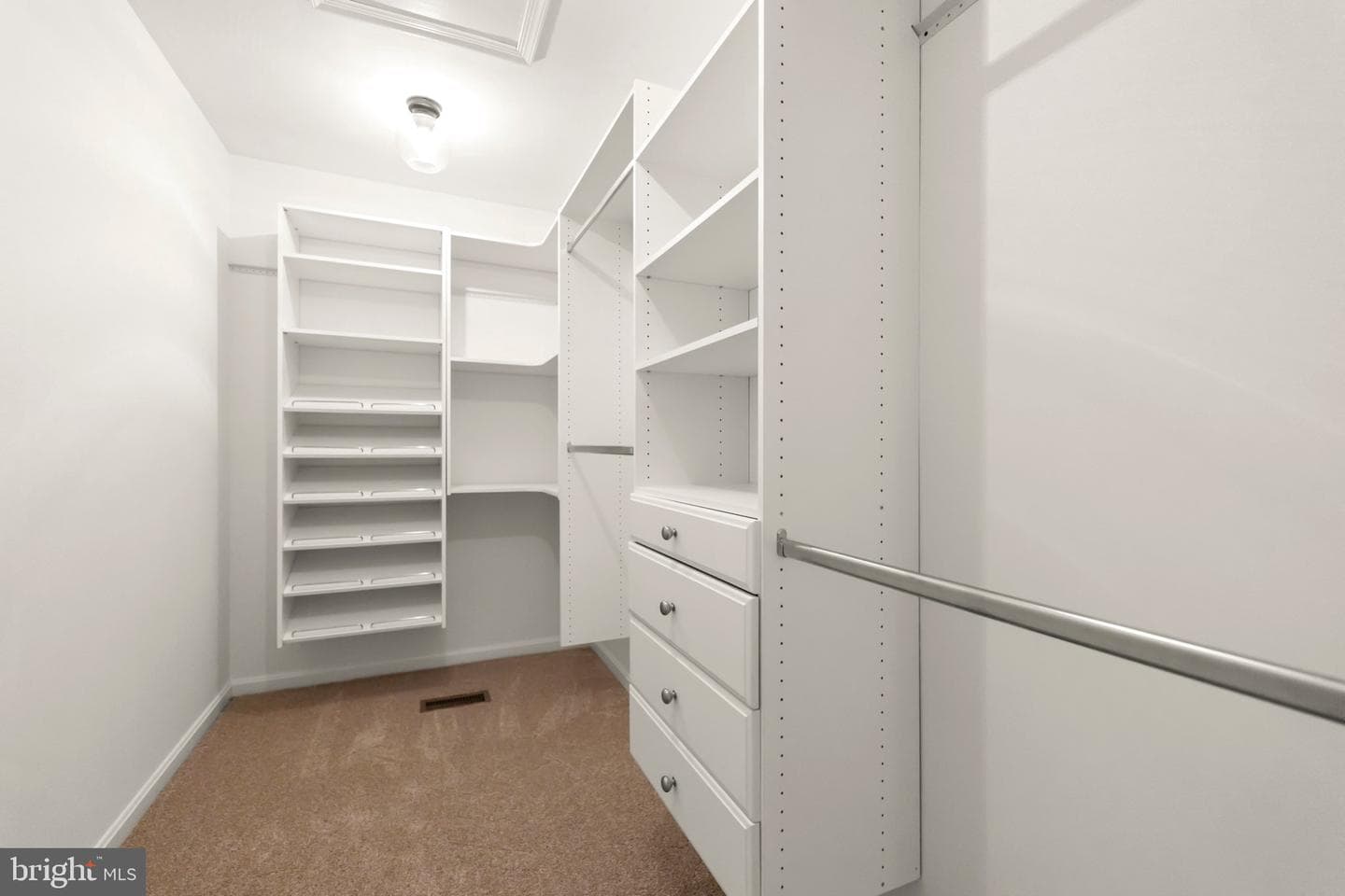 106 Etnam Street photo 14