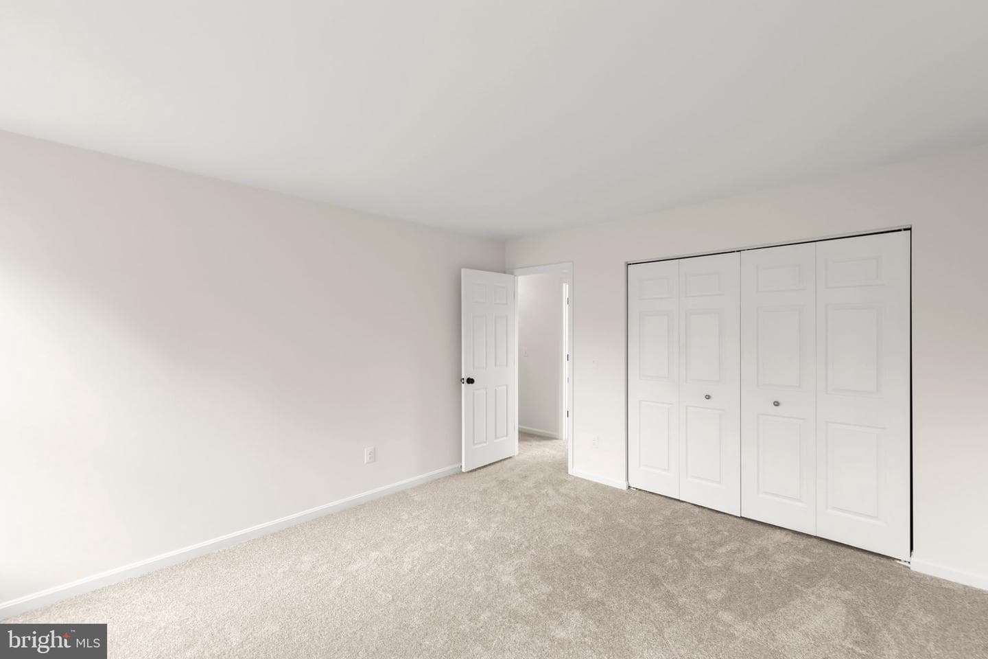 106 Etnam Street photo 15