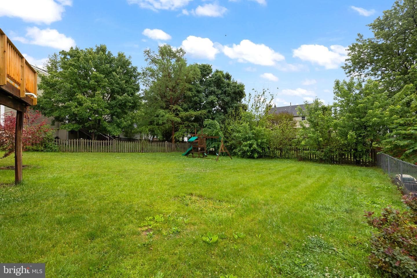 106 Etnam Street photo 25