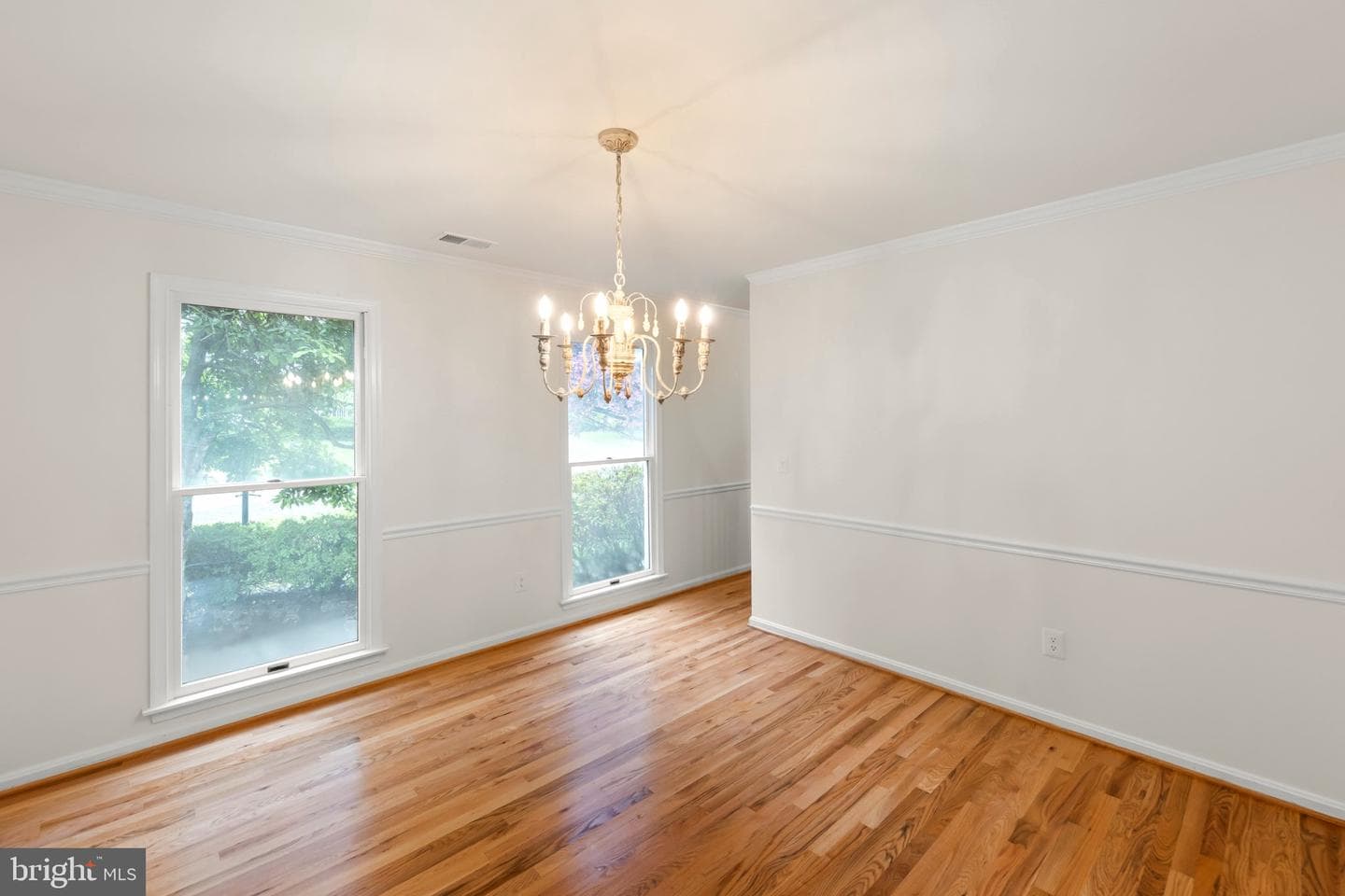 106 Etnam Street photo 7