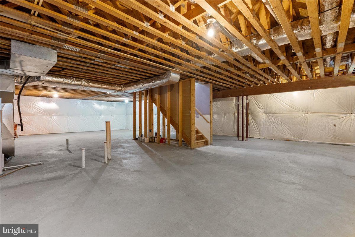100 Woodlands Lane photo 32