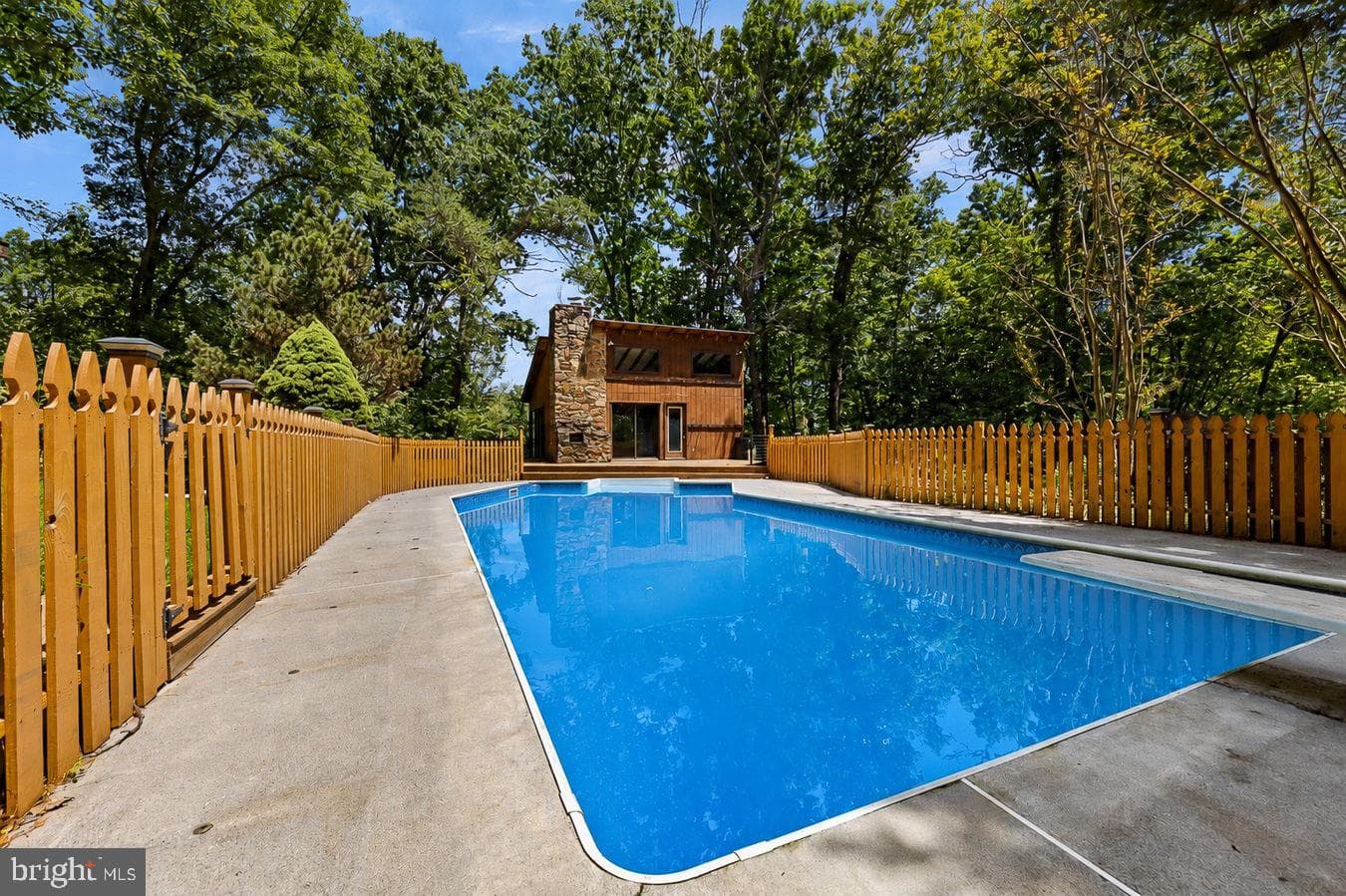 274 Three Oaks Drive photo 40