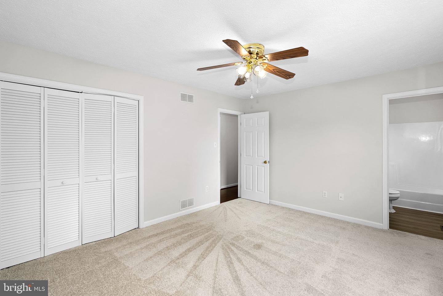 187 Village Court photo 21