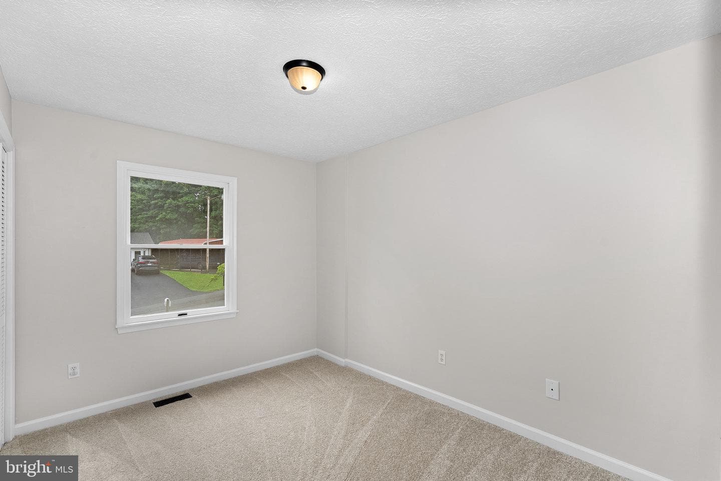 187 Village Court photo 26
