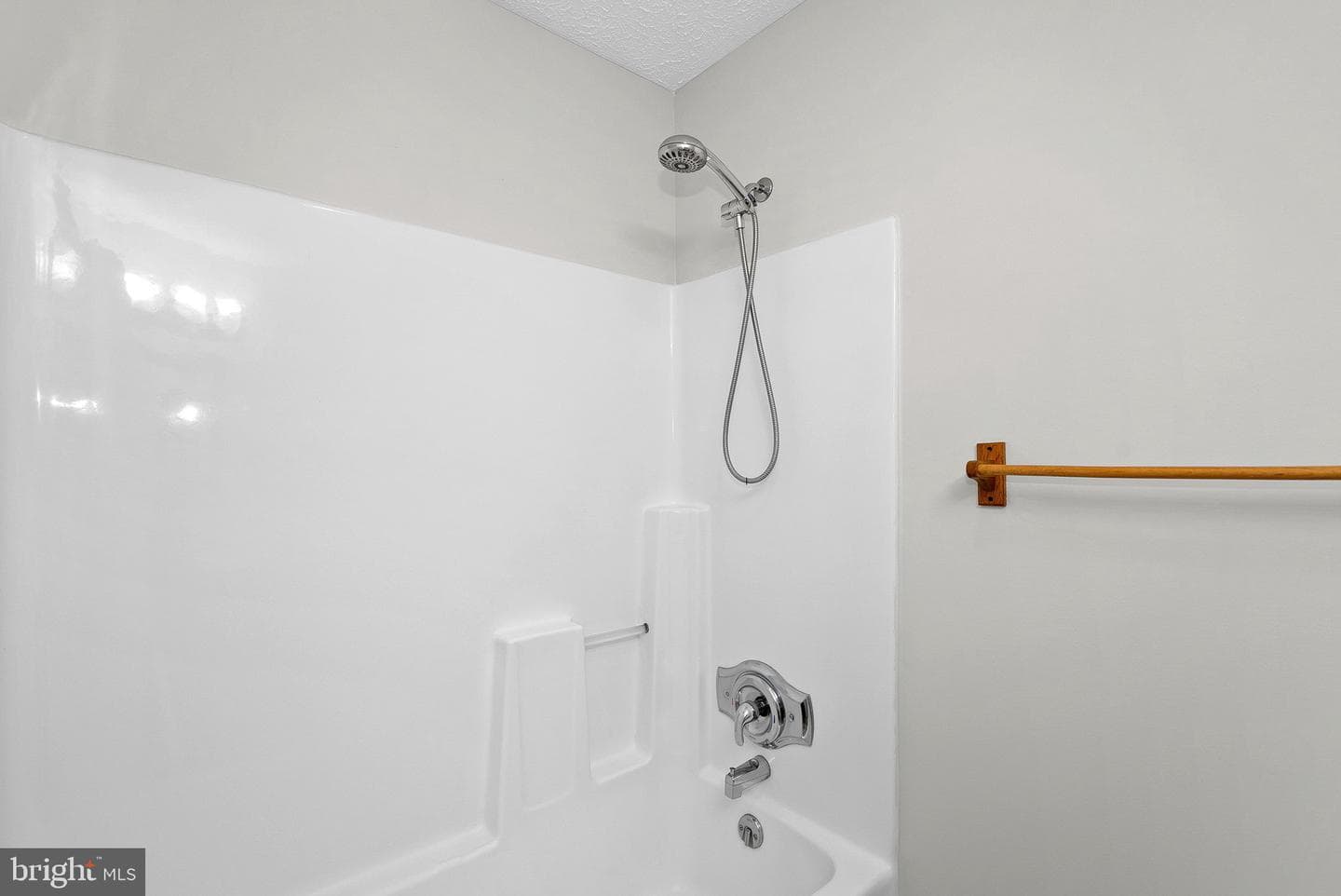 187 Village Court photo 28