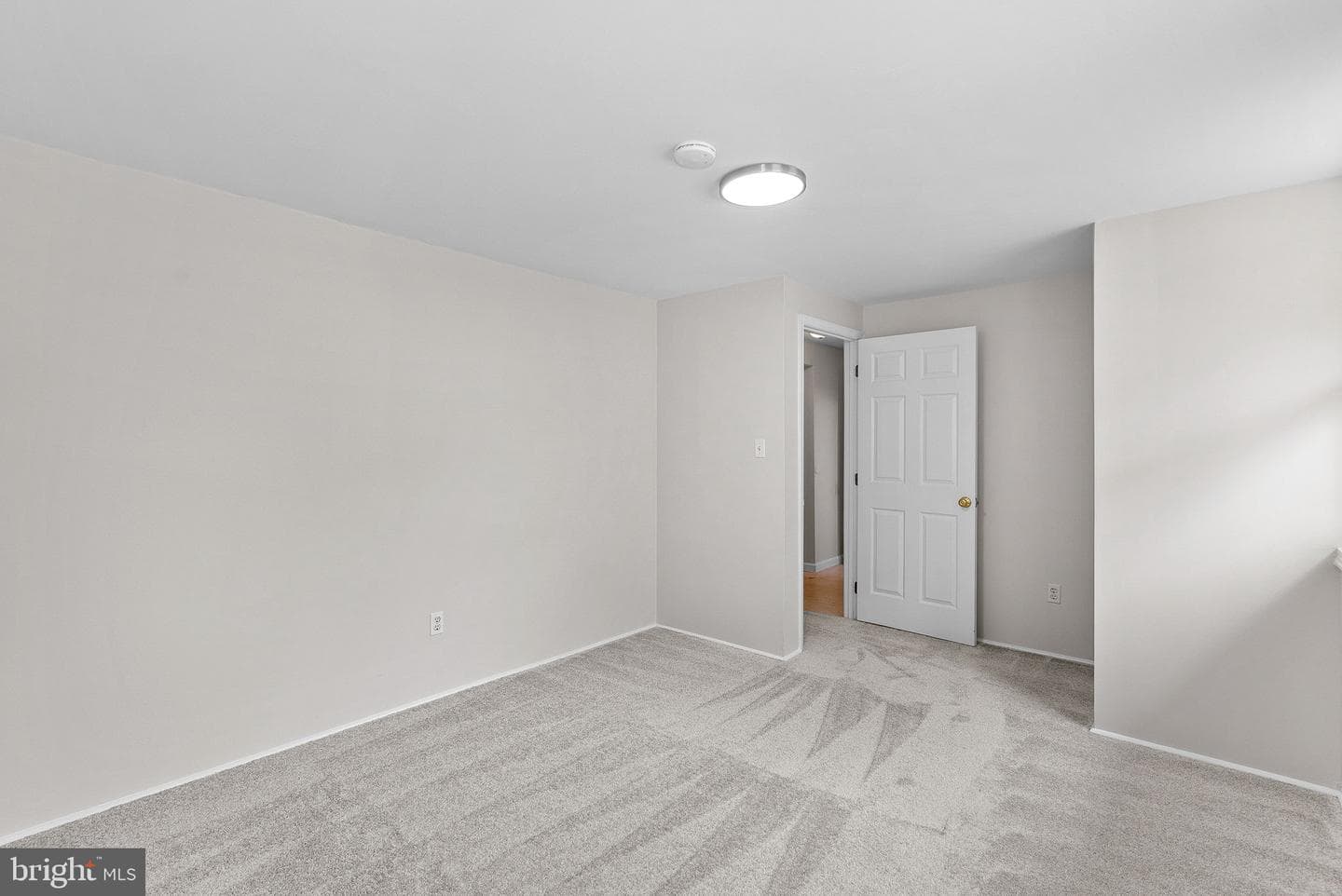 187 Village Court photo 31