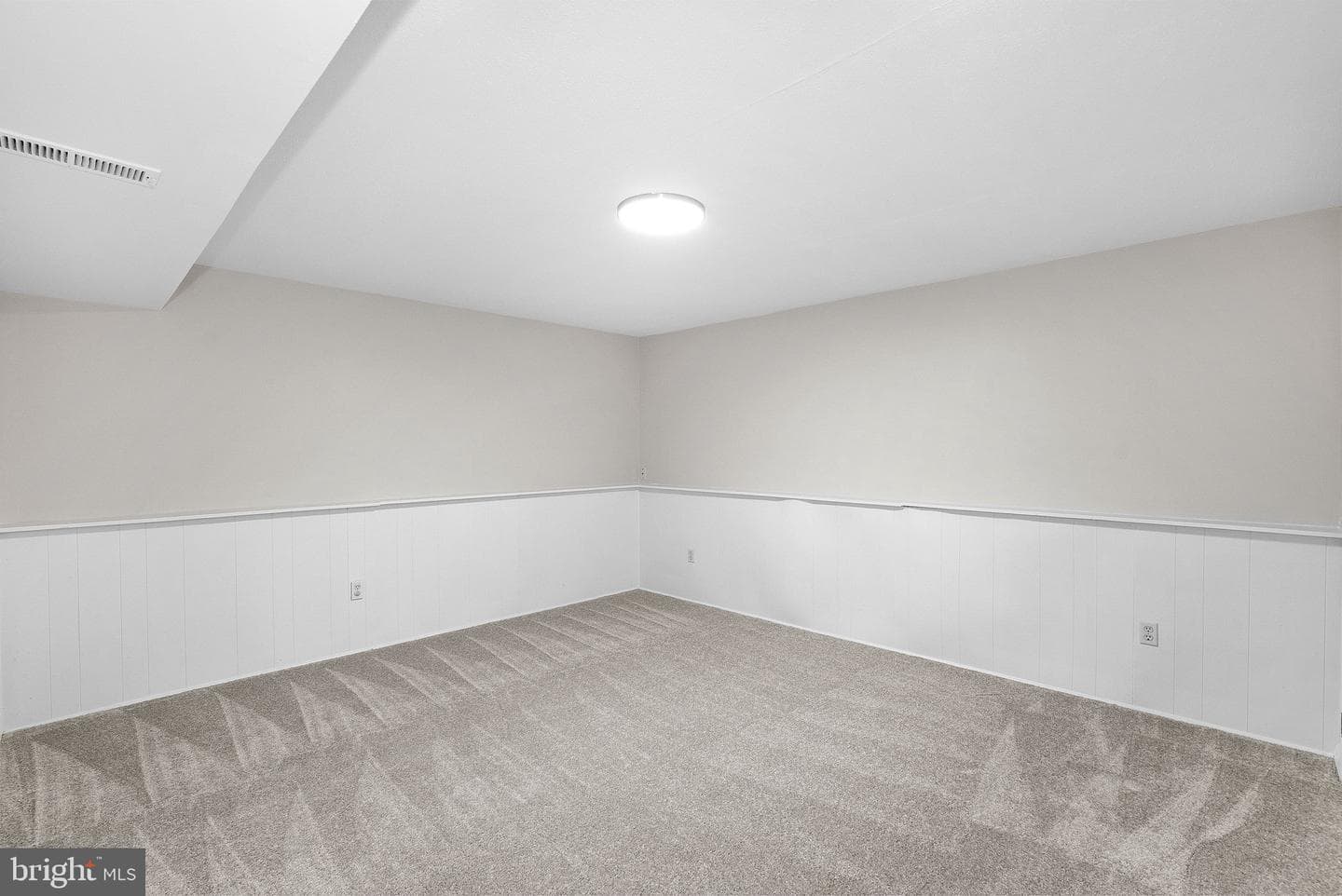 187 Village Court photo 33