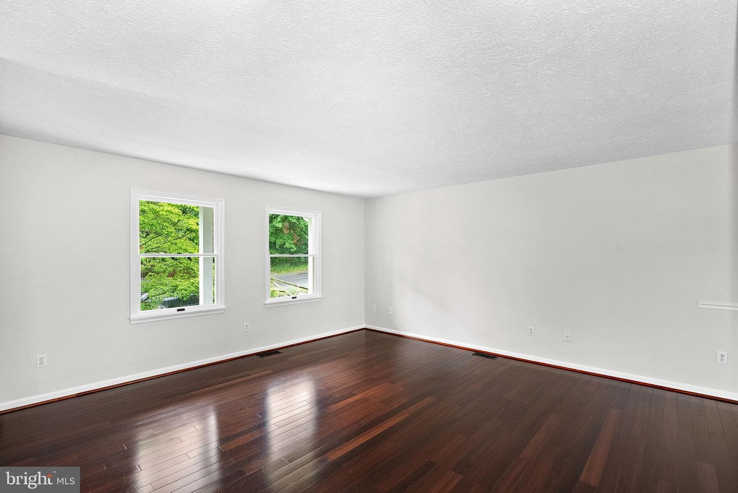 187 Village Court photo 6