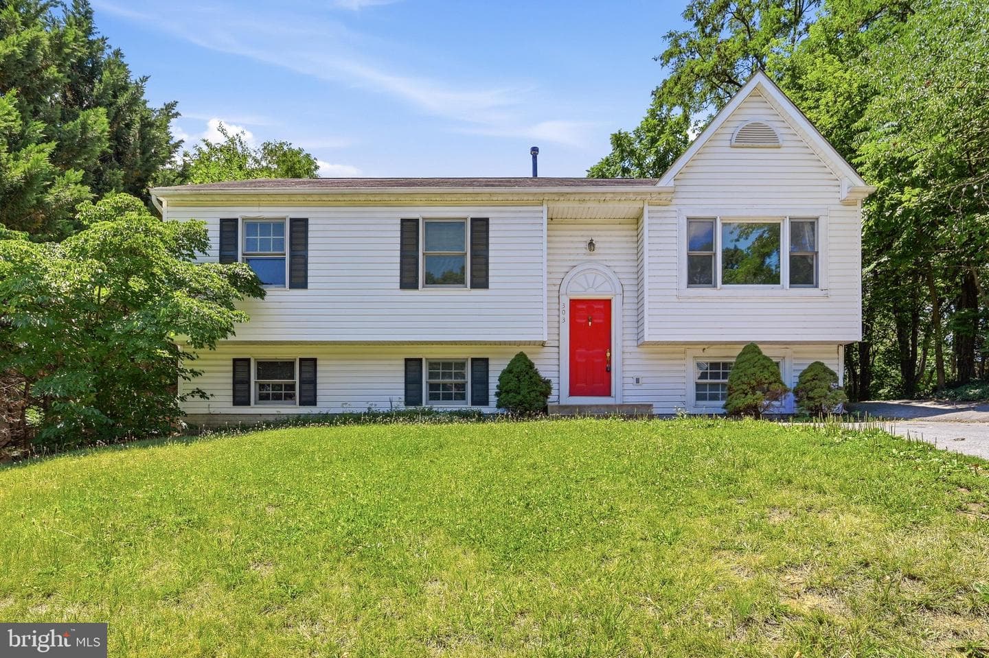 303 Pembridge Drive, Winchester