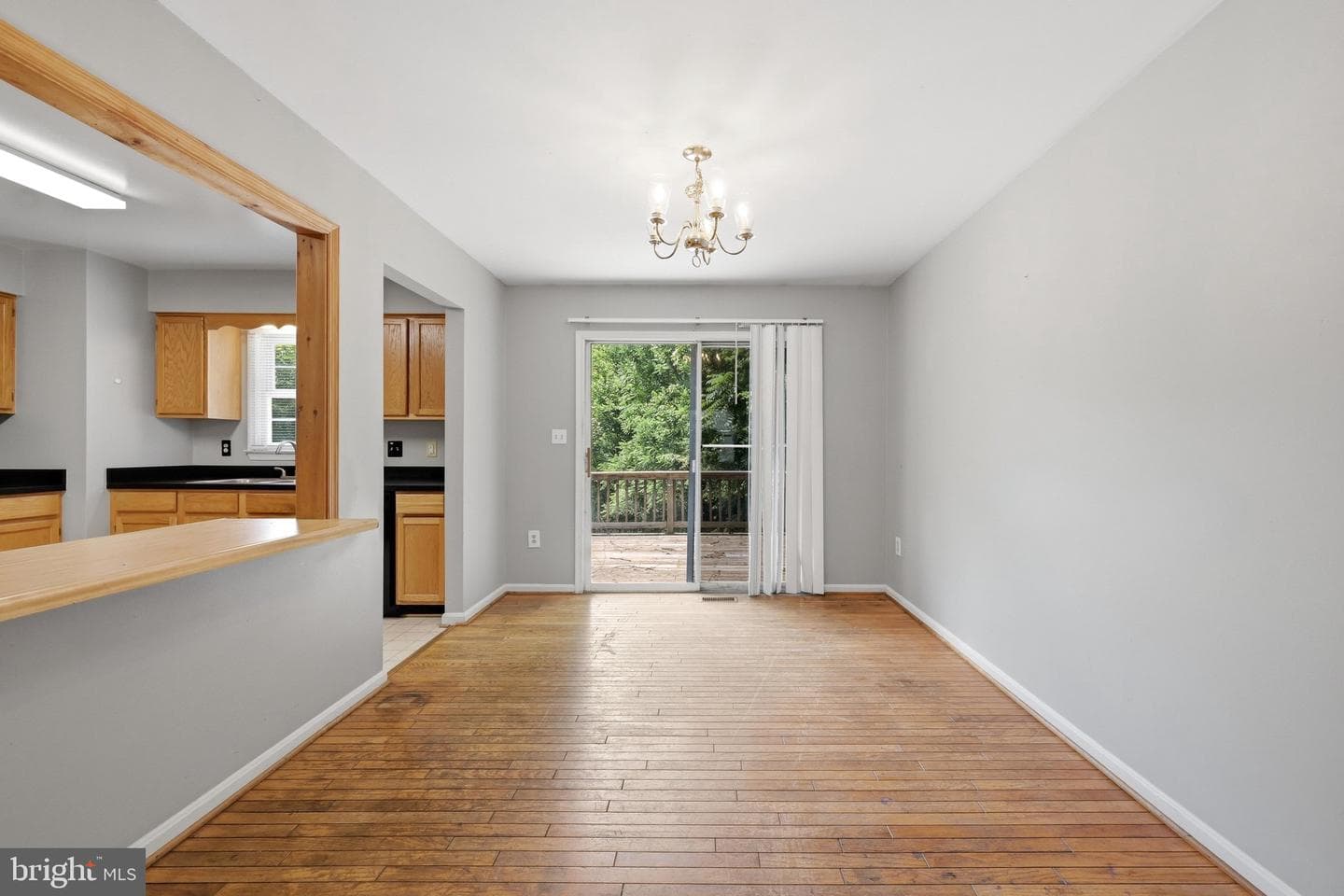 303 Pembridge Drive photo 10