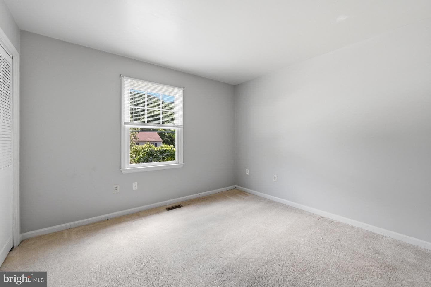 303 Pembridge Drive photo 19