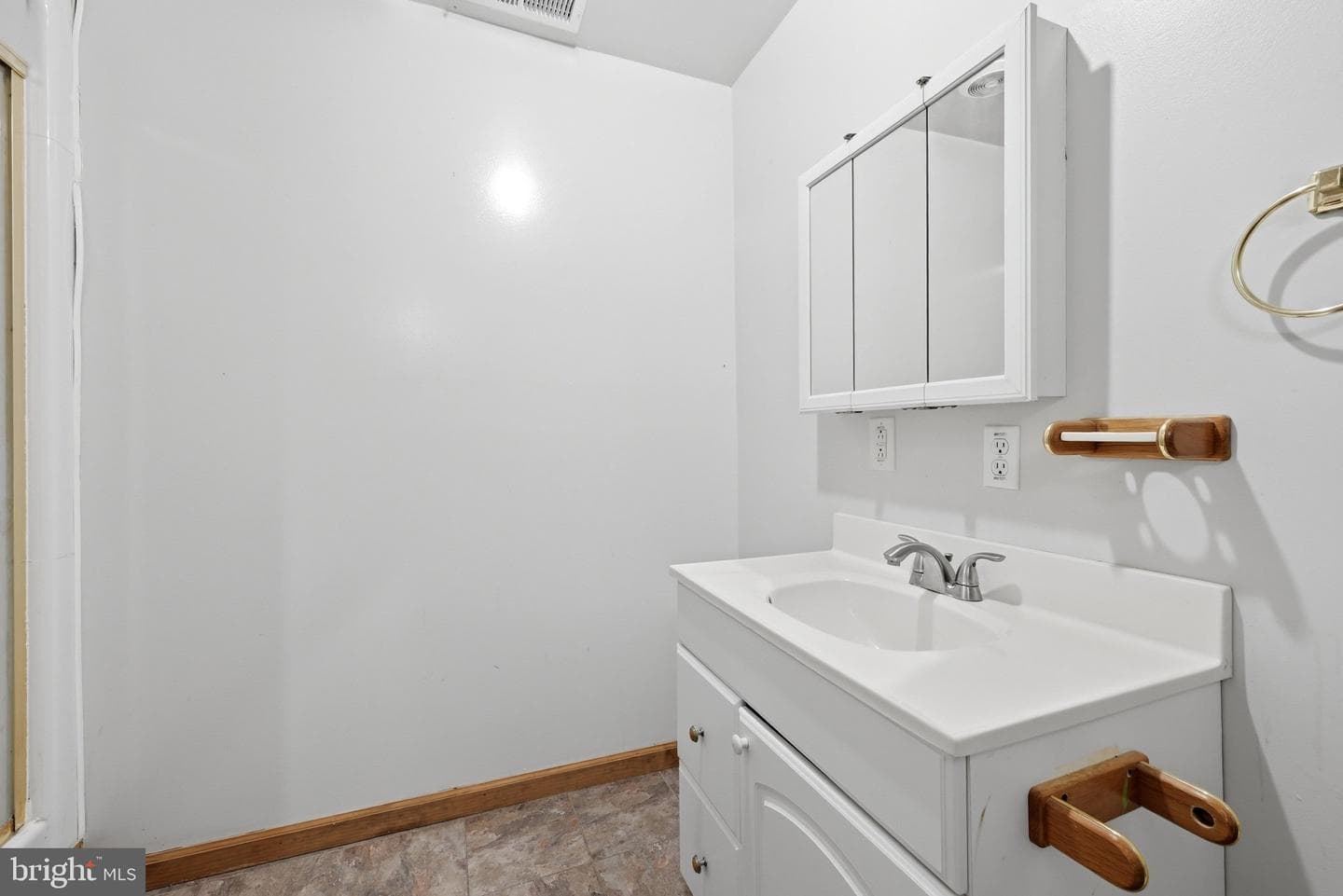 303 Pembridge Drive photo 36