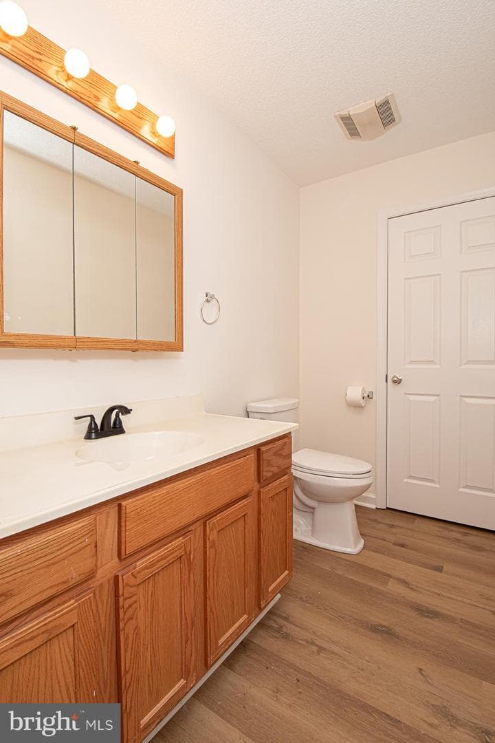 1001 N Timber Ridge Road photo 25