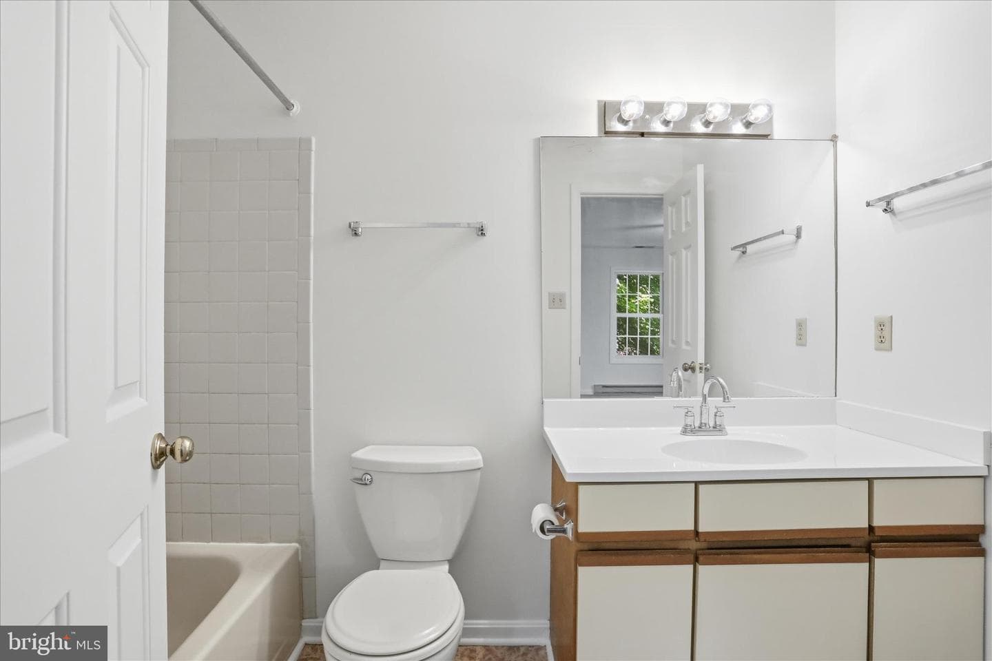 113 Bluebird Drive photo 18