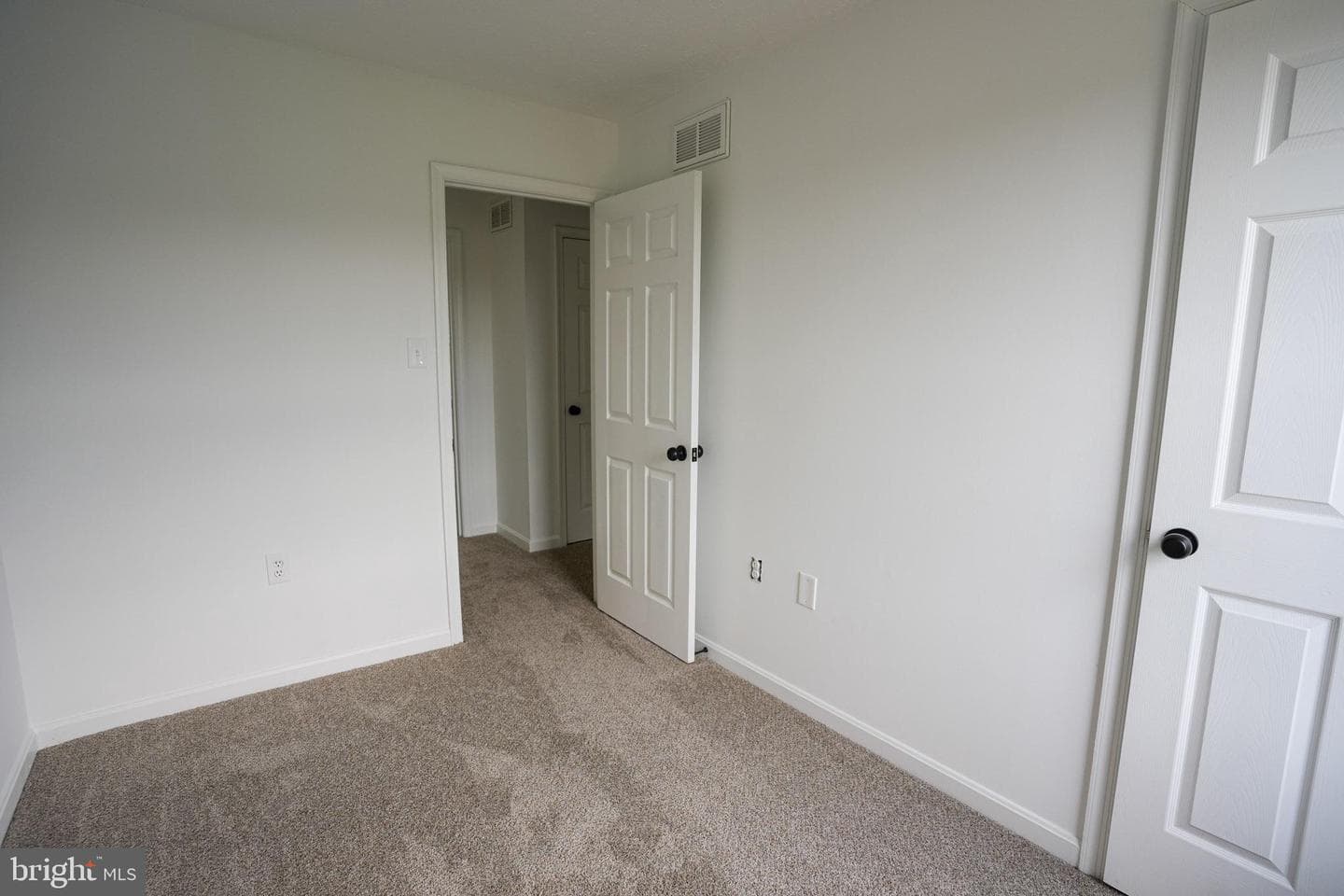 218 Stratford Drive photo 15