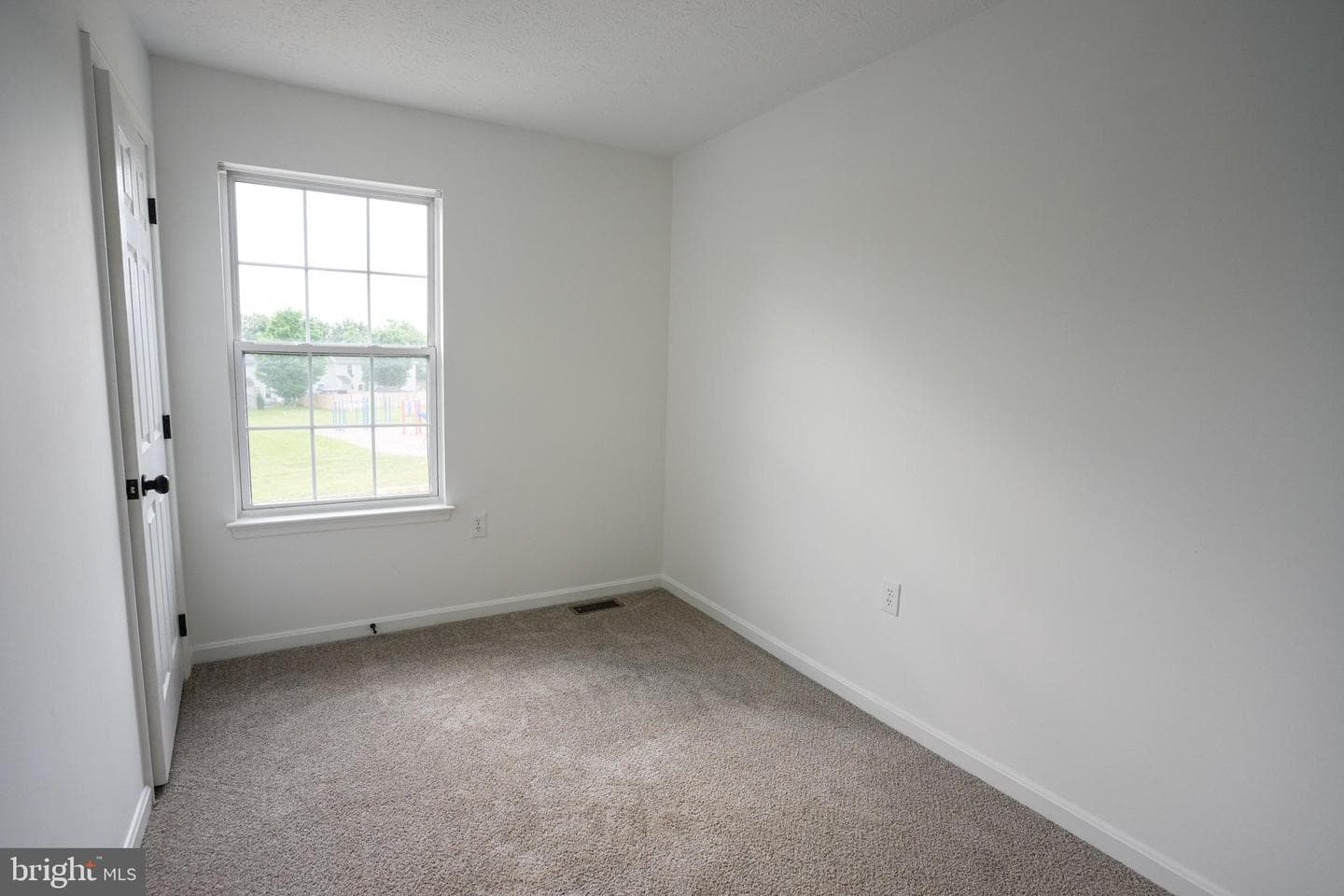218 Stratford Drive photo 16