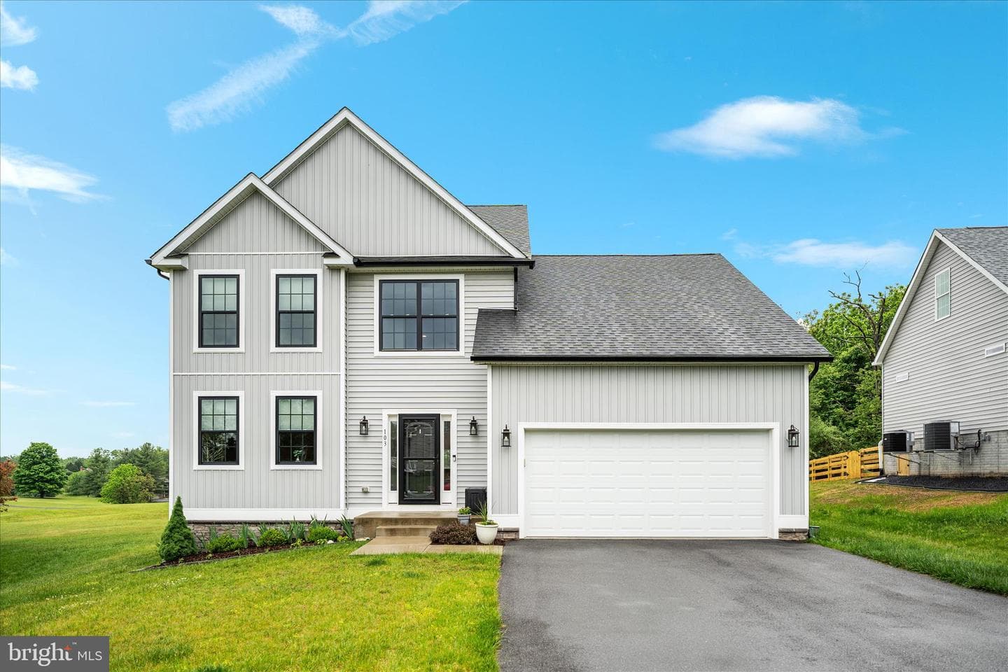103 Fairway Circle photo 2