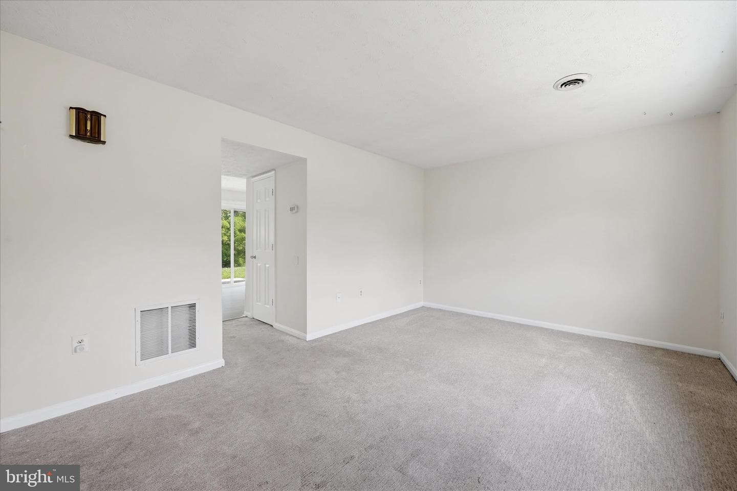 304 Ash Hollow Drive photo 6