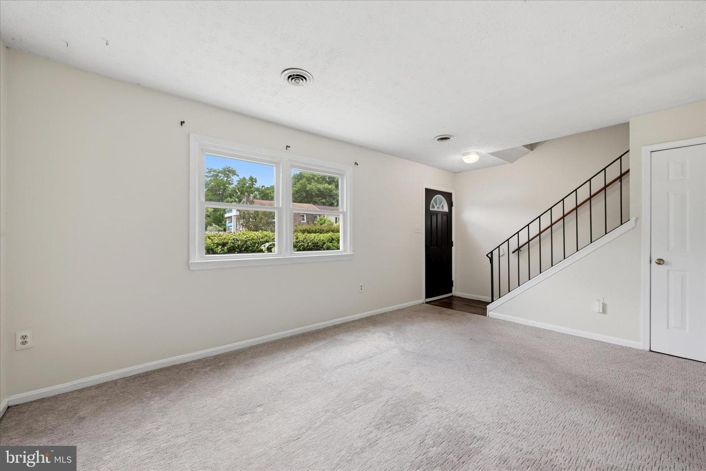 304 Ash Hollow Drive photo 8