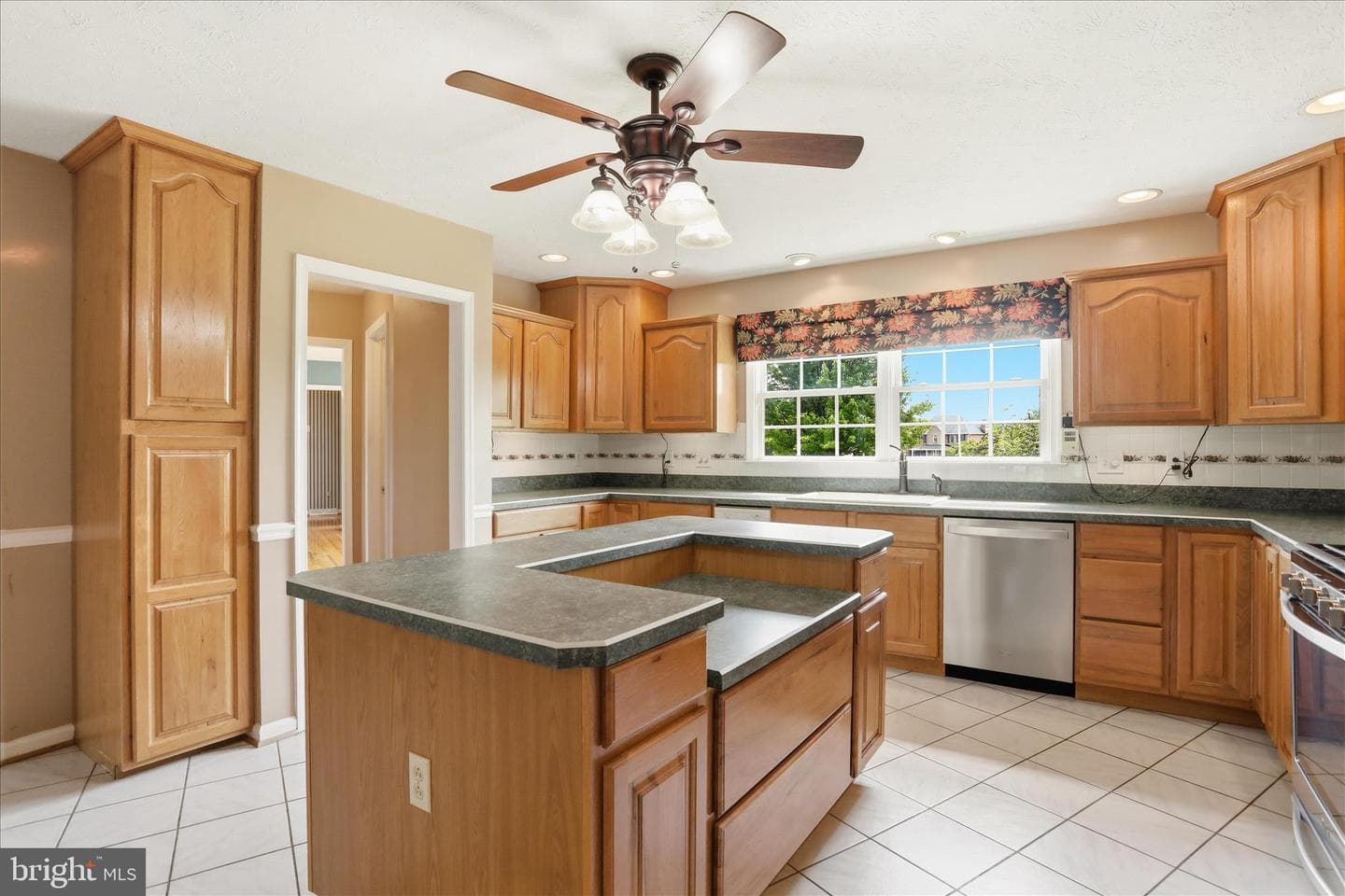 300 Tavistock Drive photo 40