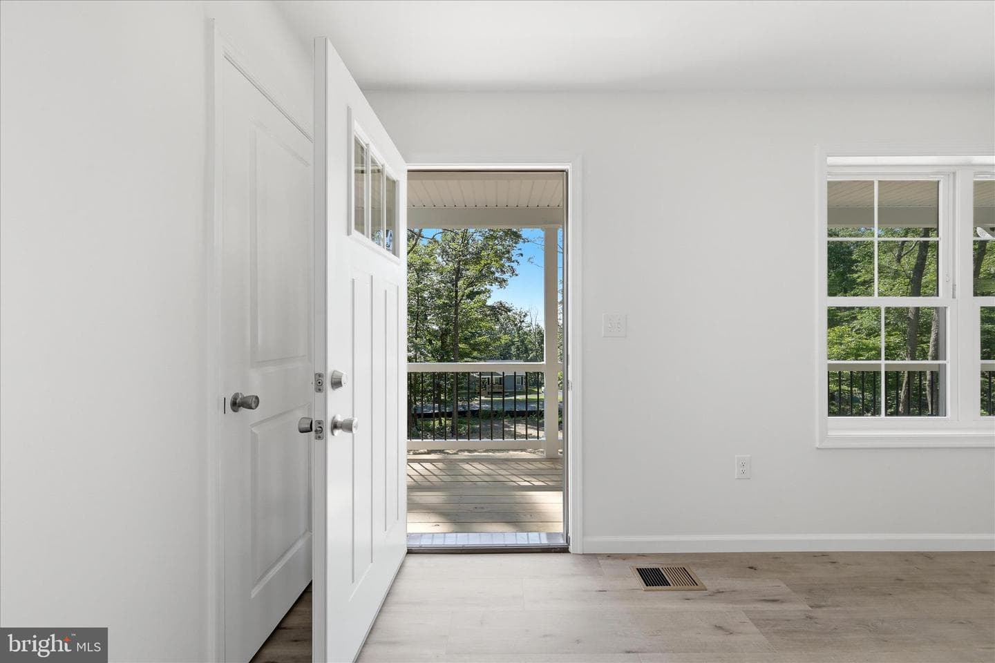 805 Pheasant Drive photo 10