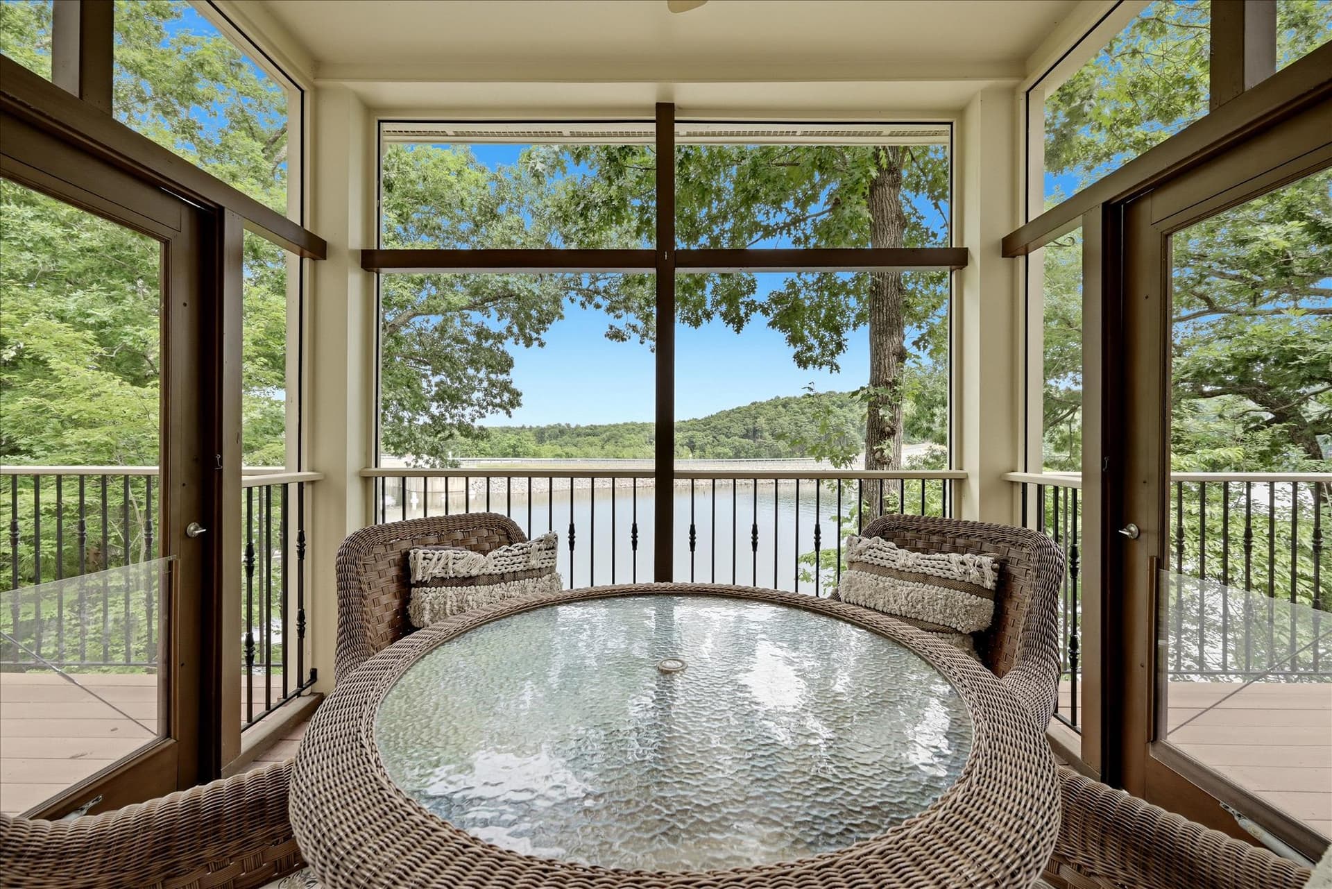 130 Lake Shore Drive photo 4