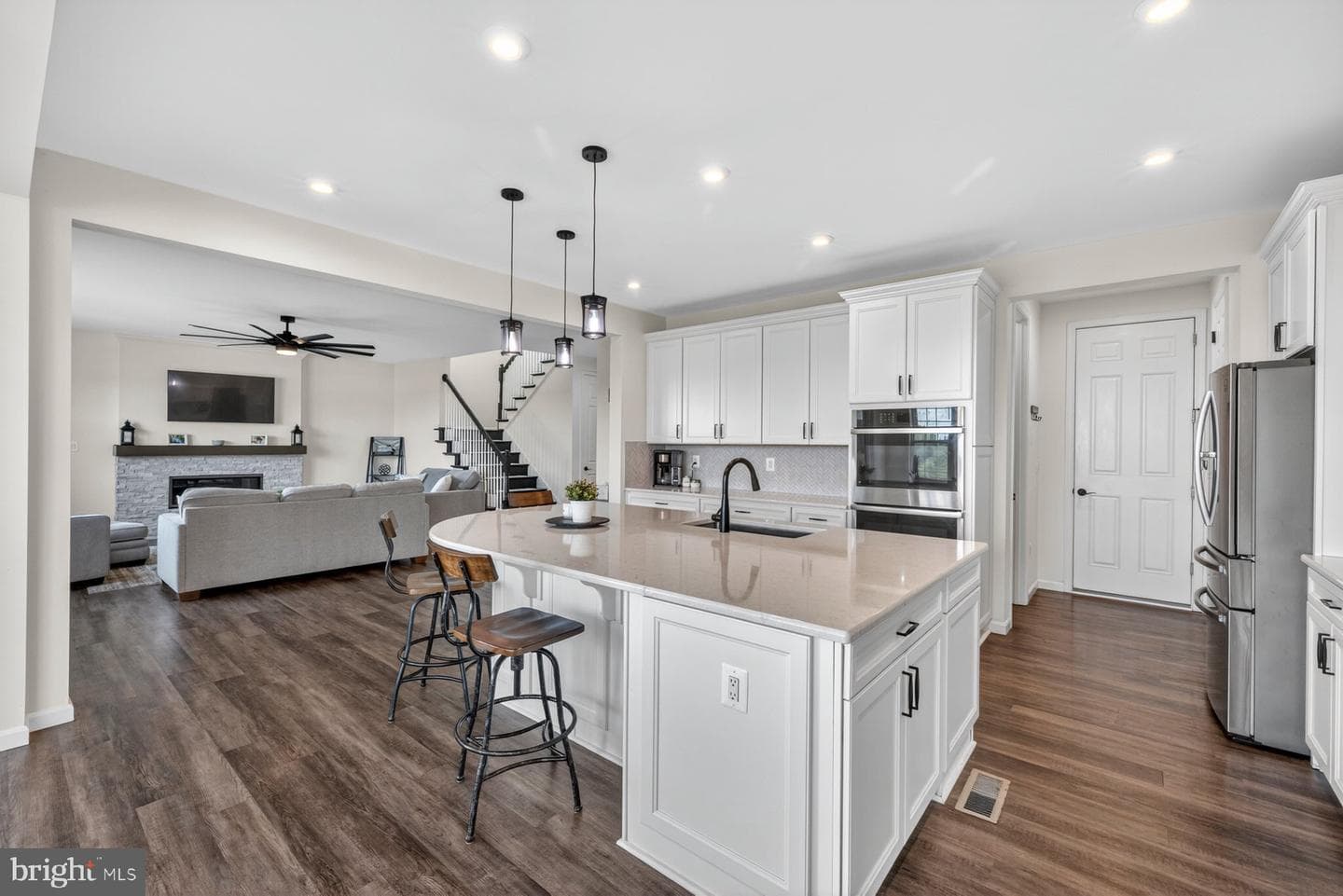 115 Brandenbury Ct photo 4