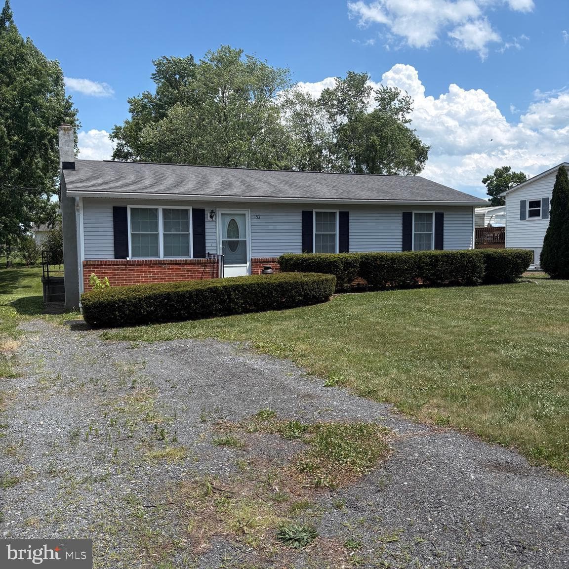 153 Sunset Drive photo 2
