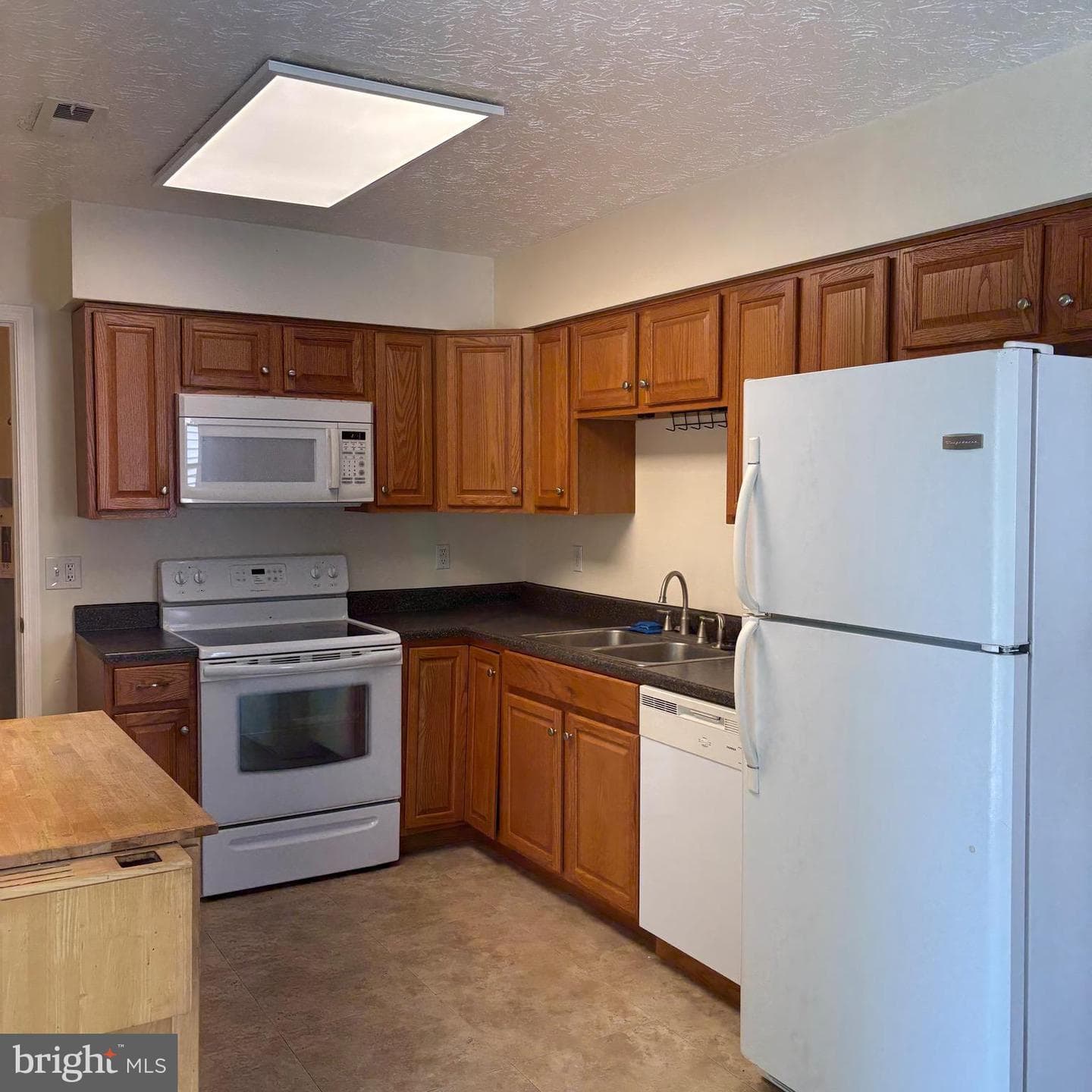 153 Sunset Drive photo 4