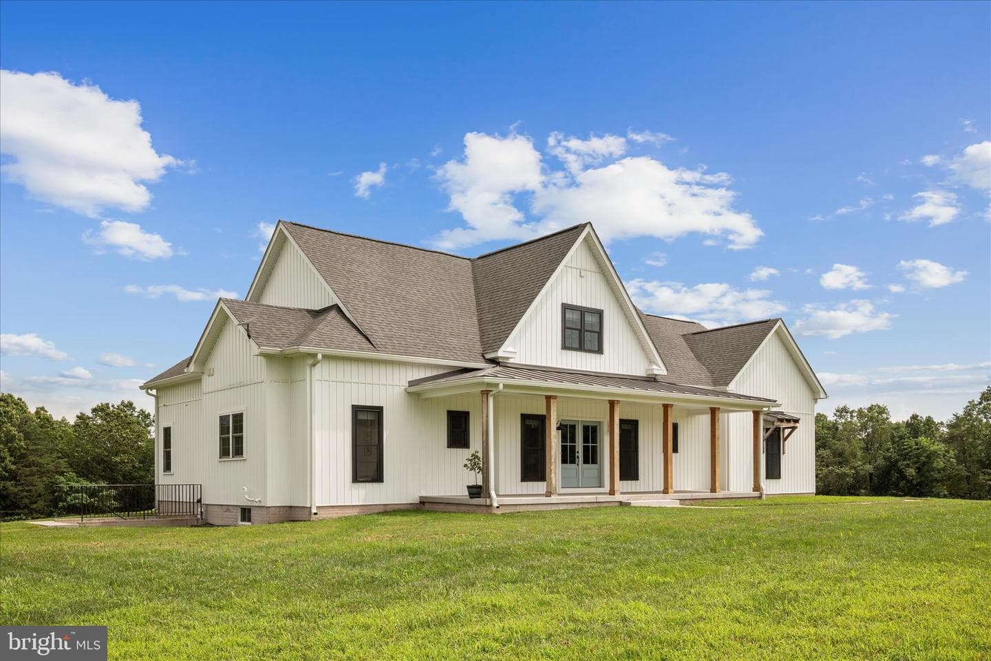 886 Middle Fork Road, Cross Junction