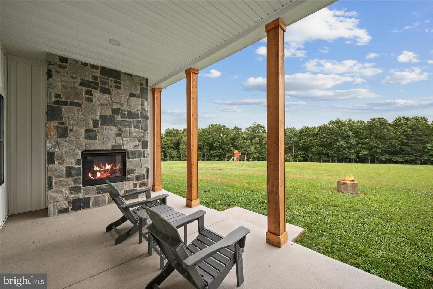 886 Middle Fork Road photo 4